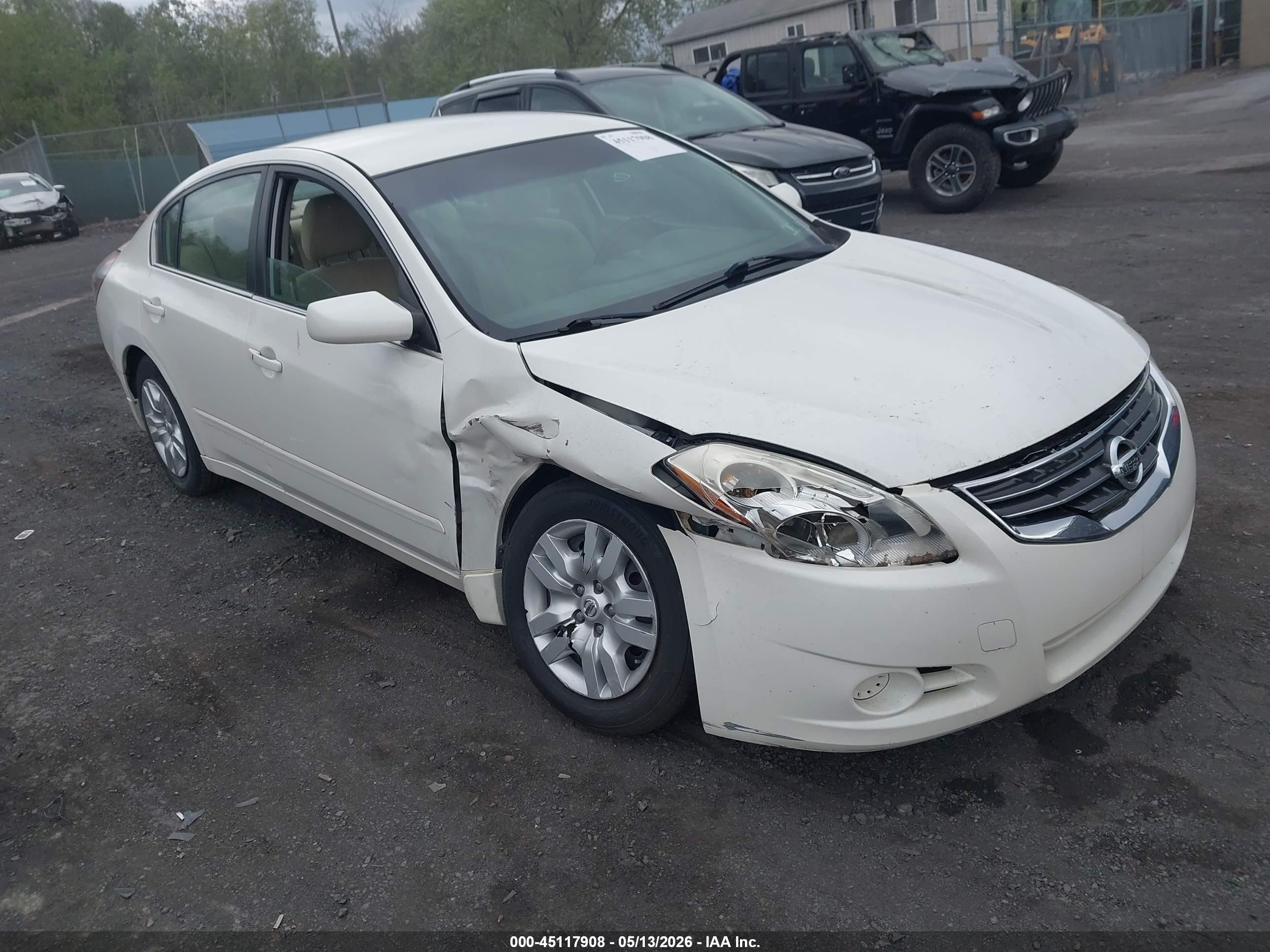2012 Nissan Altima S, VIN 1N4AL2AP7CN572263 — Front end