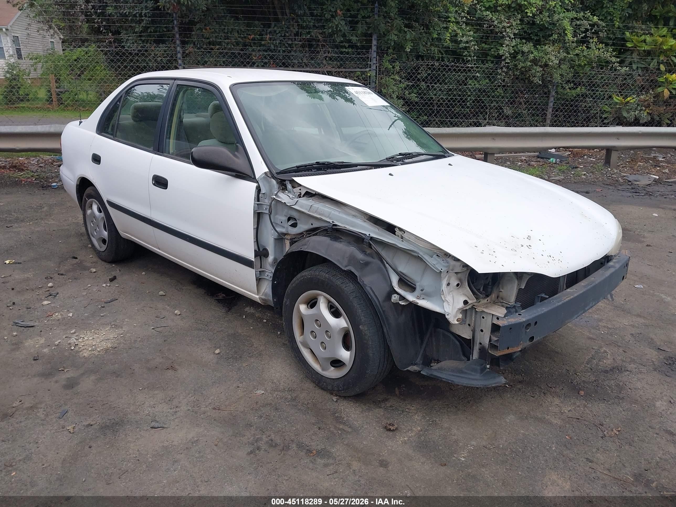 1998 Chevrolet Prizm Lsi, VIN 1Y1SK5487WZ401965 — Front end