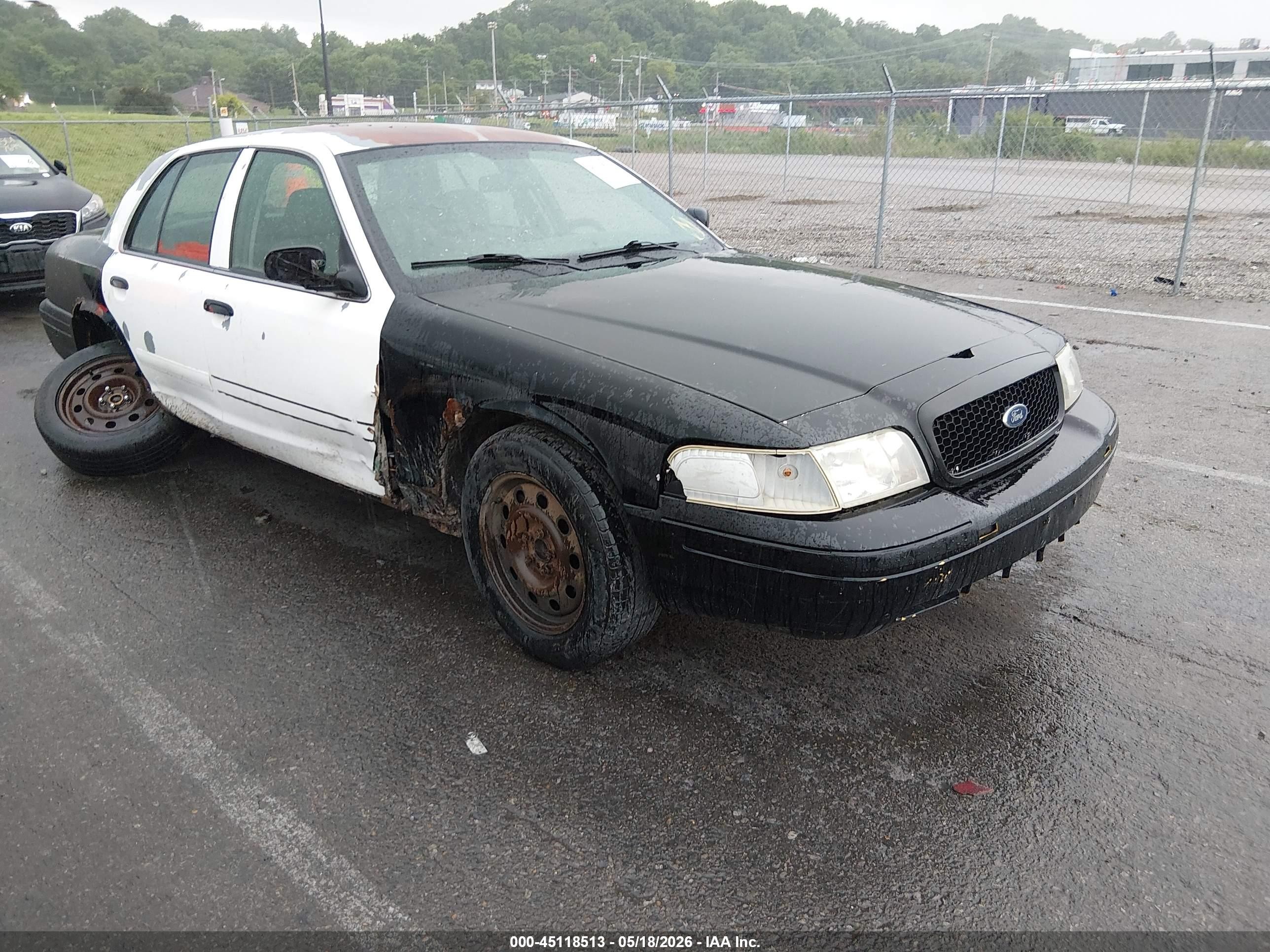 2007 Ford Police Interceptor, VIN 2FAFP71W17X103818 — Rear end
