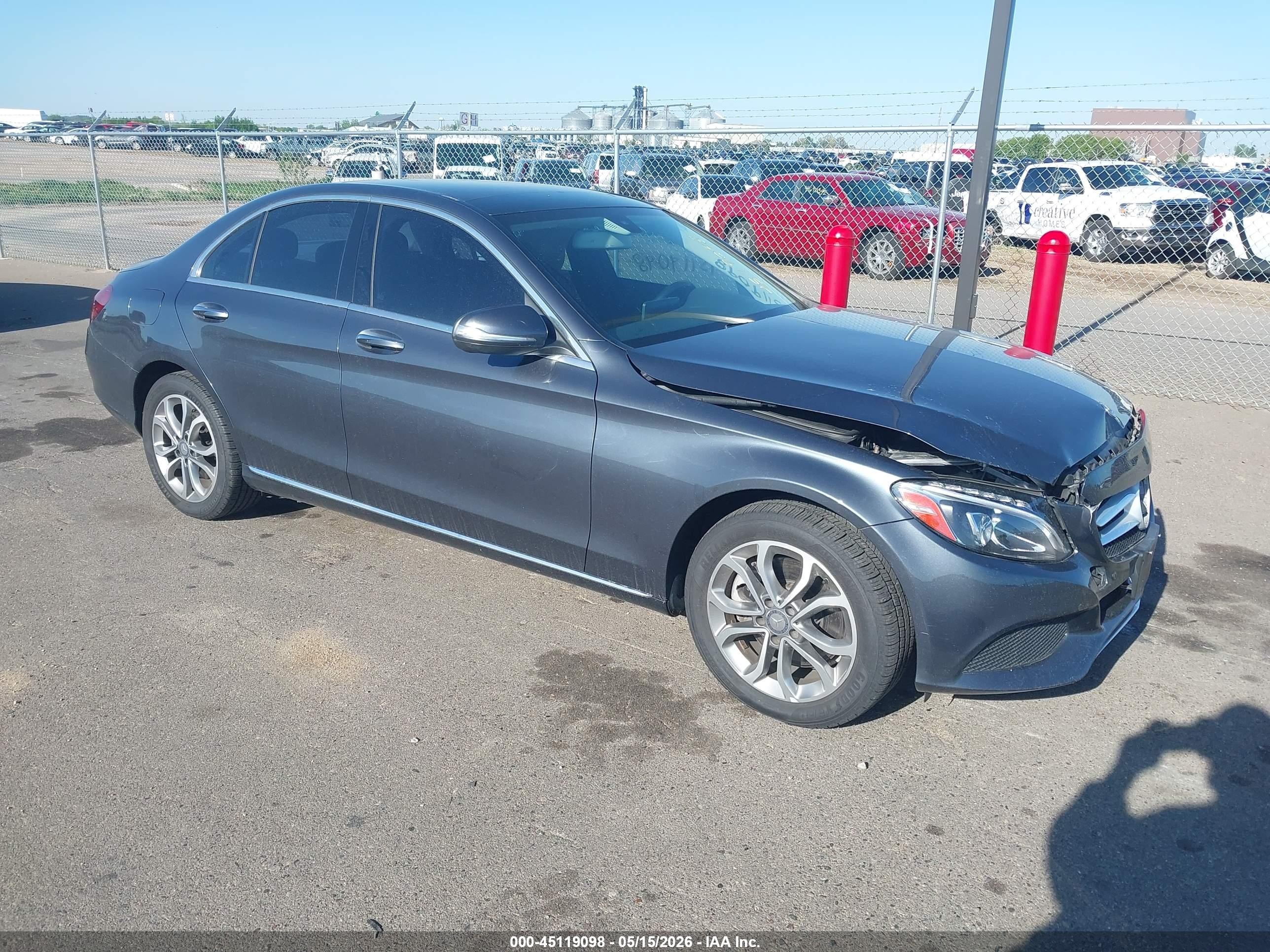 2015 Mercedes-Benz C 300, VIN 55SWF4KBXFU058818 — Front end
