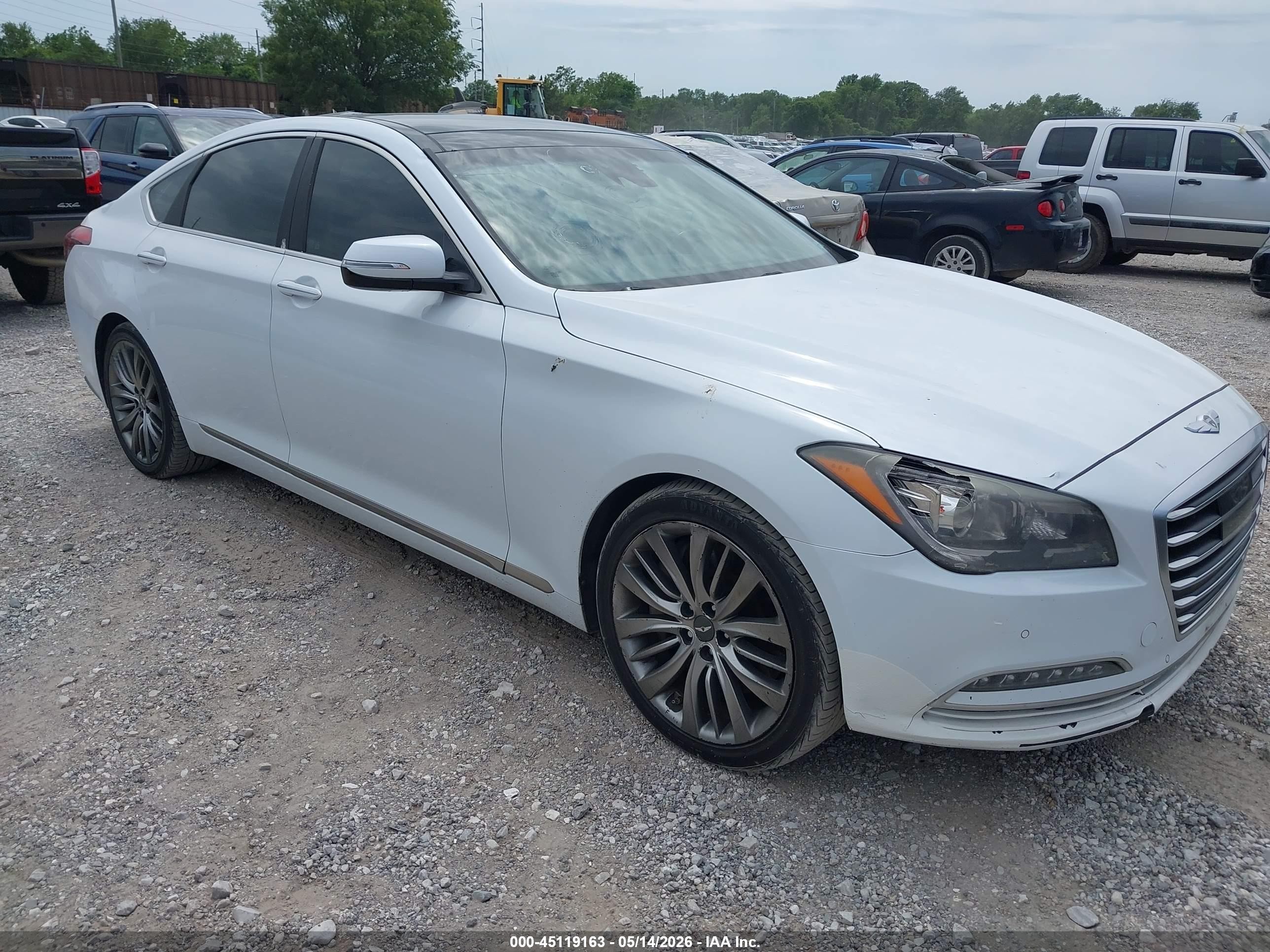 2015 Hyundai Genesis 5.0L, VIN KMHGN4JF7FU064558 — Град