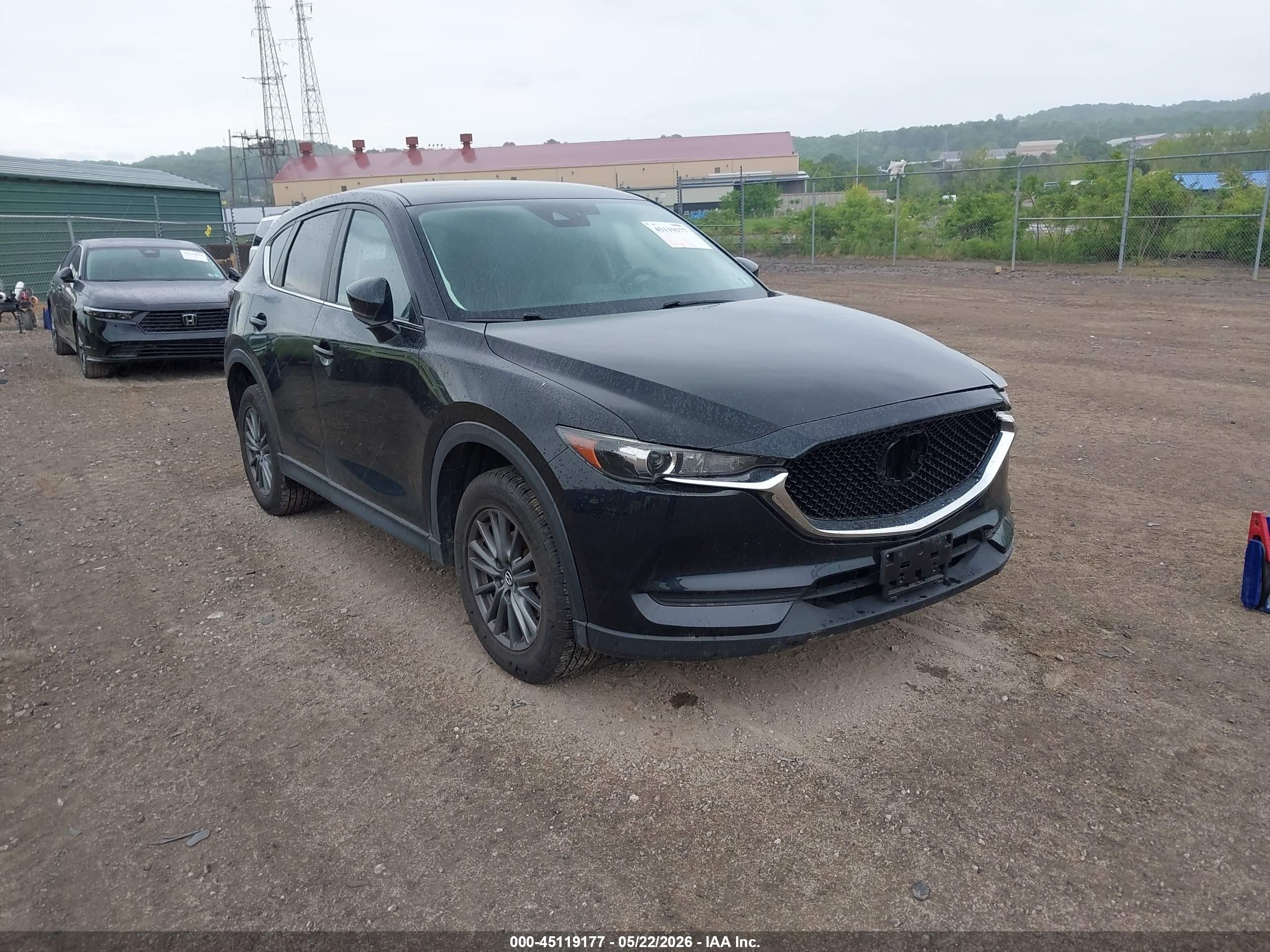 2017 Mazda CX-5 Touring, VIN JM3KFBCL8H0120592 — Перед