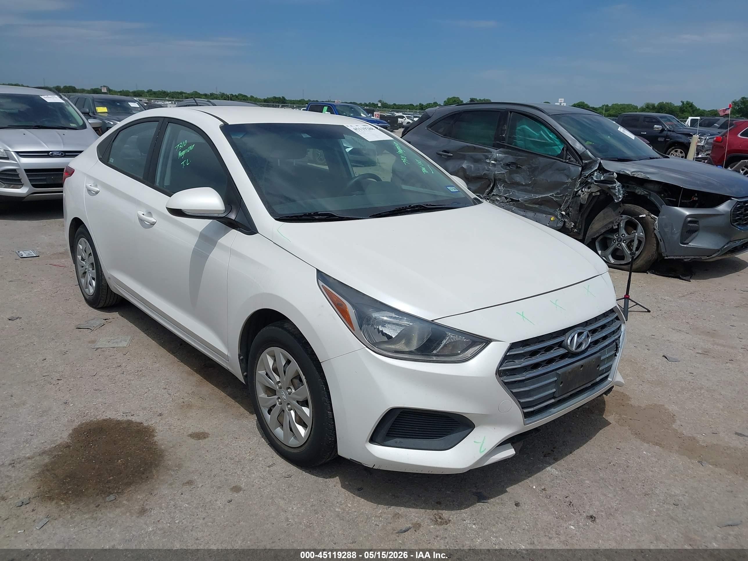 2019 Hyundai Accent SE, VIN 3KPC24A36KE061001 — Front end