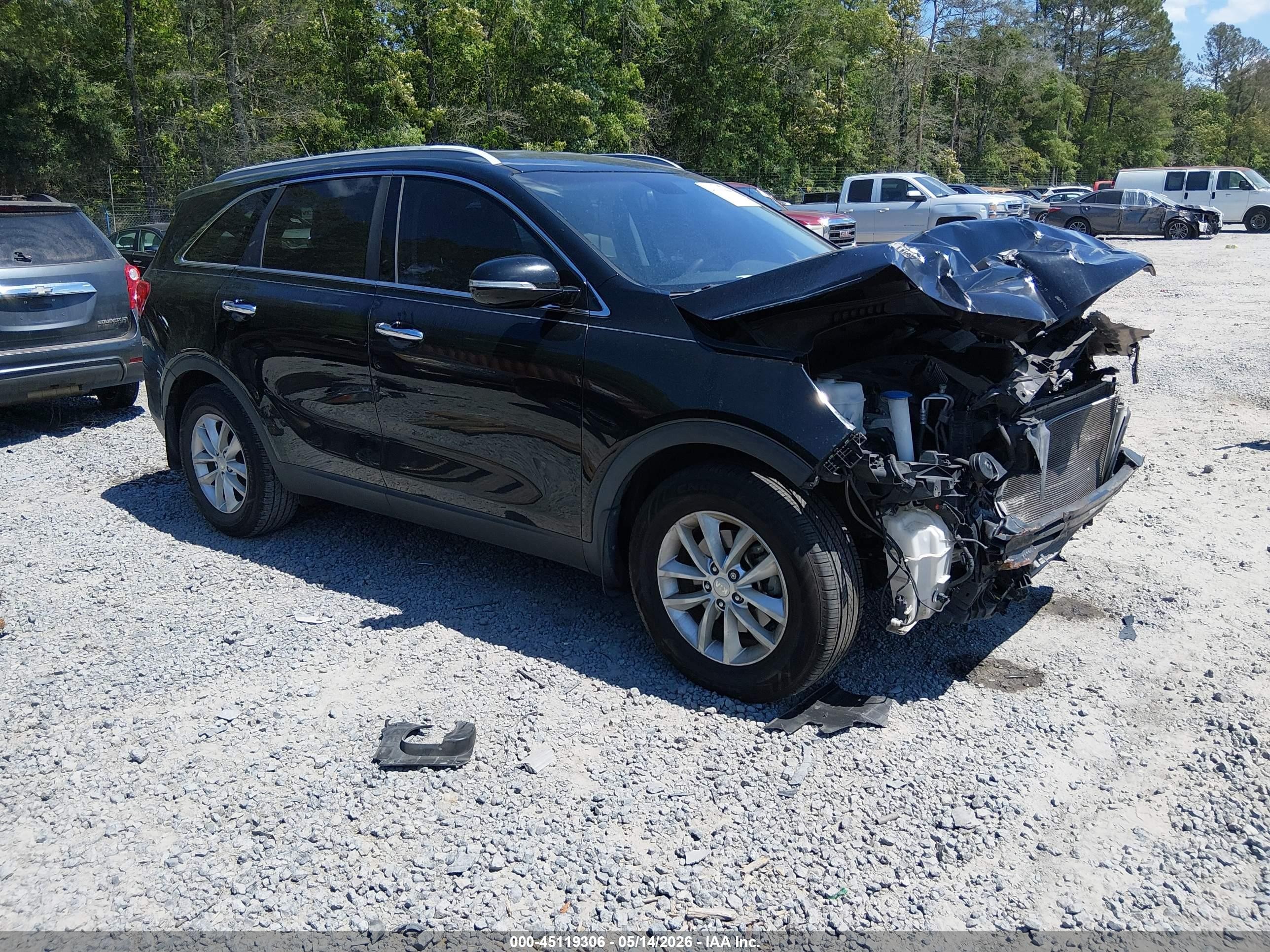 2016 Kia Sorento LX, VIN 5XYPG4A35GG147378 — Front end