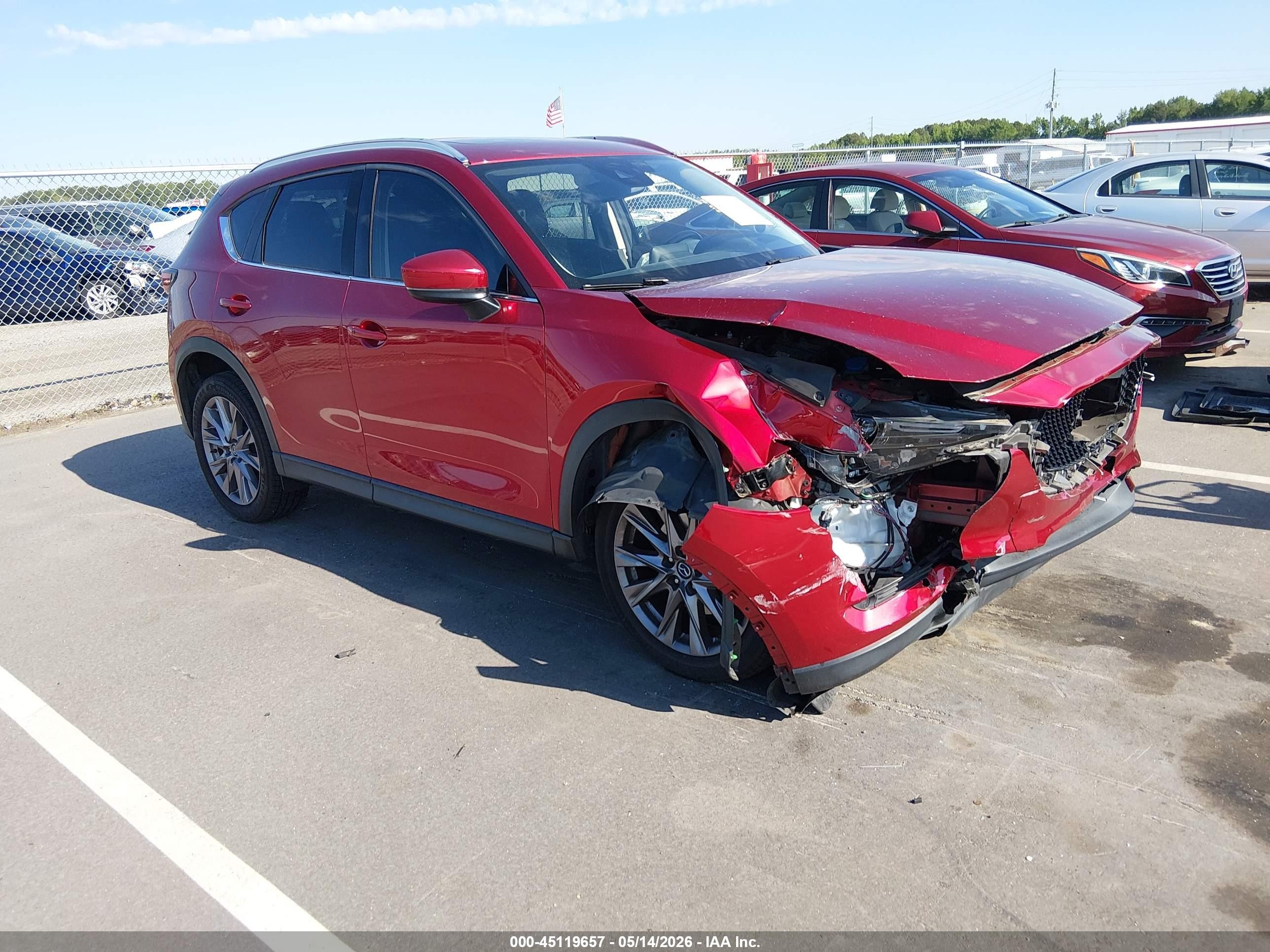 2019 Mazda CX-5 Grand Touring Reserve, VIN JM3KFBDY3K0572774 — Front end