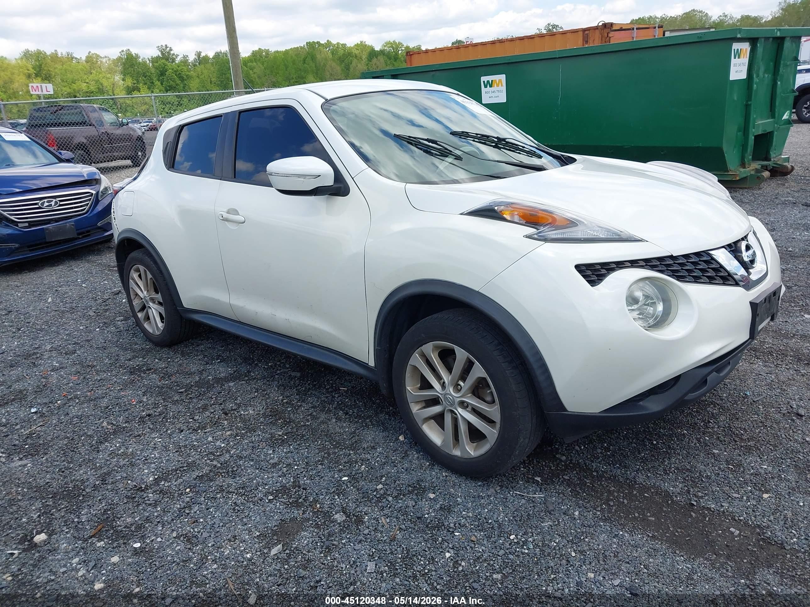 2017 Nissan Juke S, VIN JN8AF5MV7HT752900 — Rear end