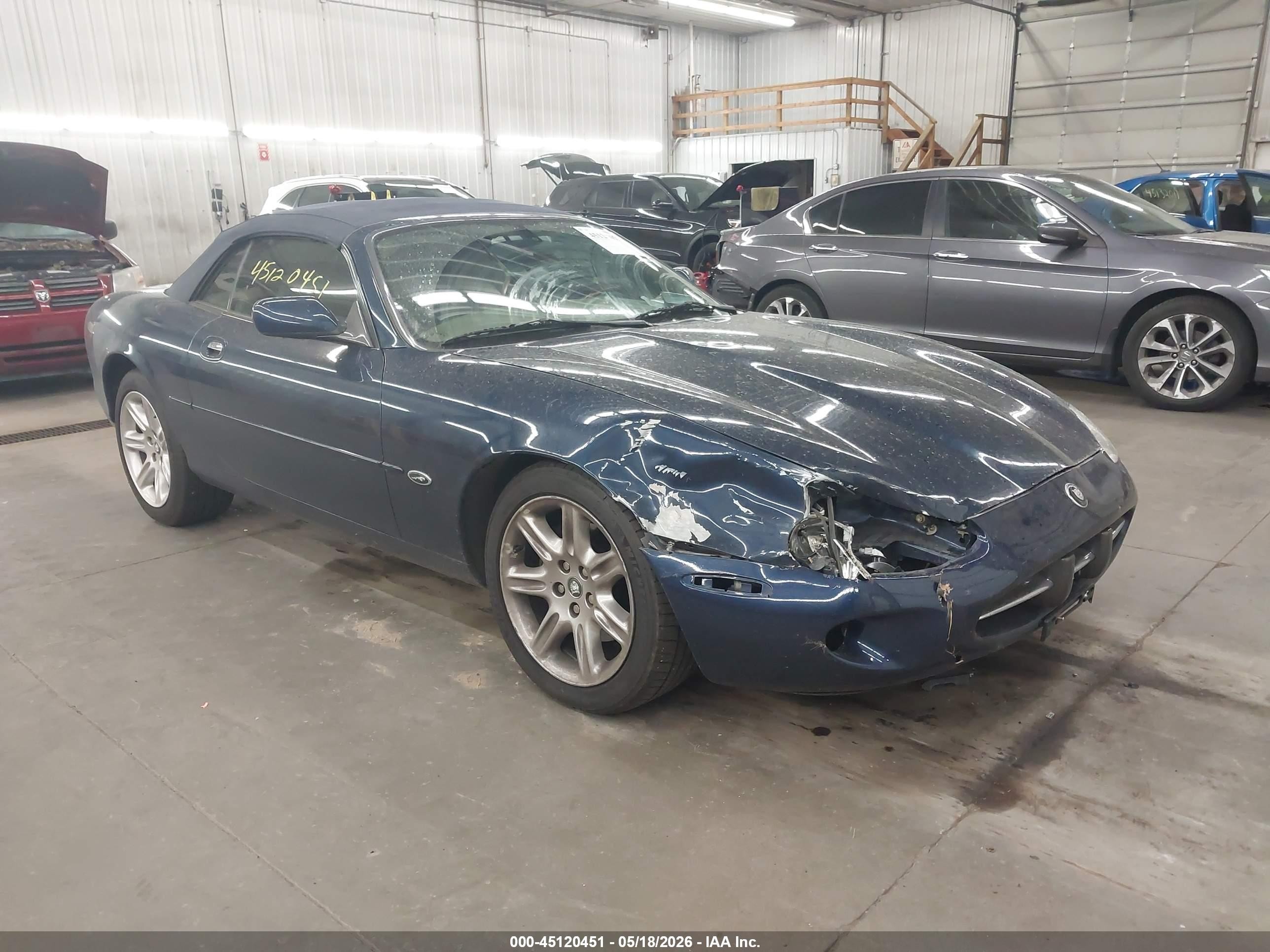 2000 Jaguar XK, VIN SAJJA42C0YNA02804 — Front end