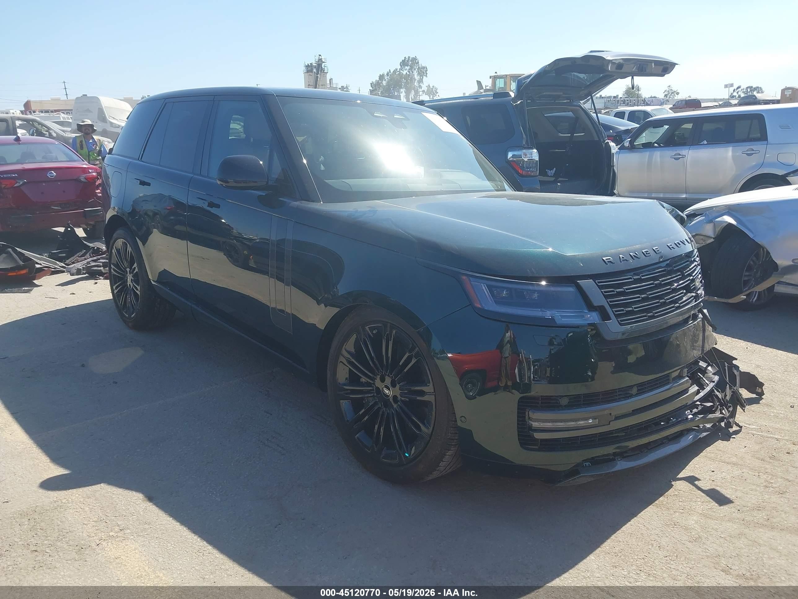 2025 Land Rover Range Rover SE, VIN SALKP9E93SA304025 — Front end