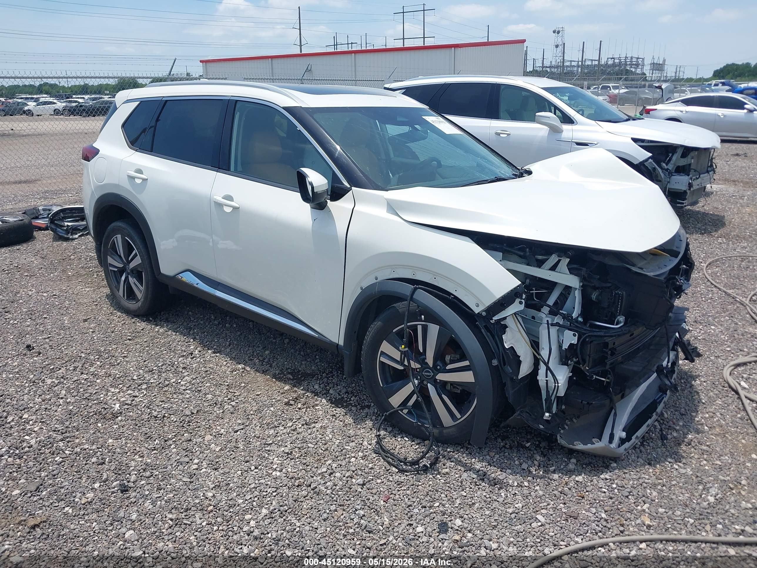 2023 Nissan Rogue Platinum, VIN JN8BT3DC4PW104315 — Перед