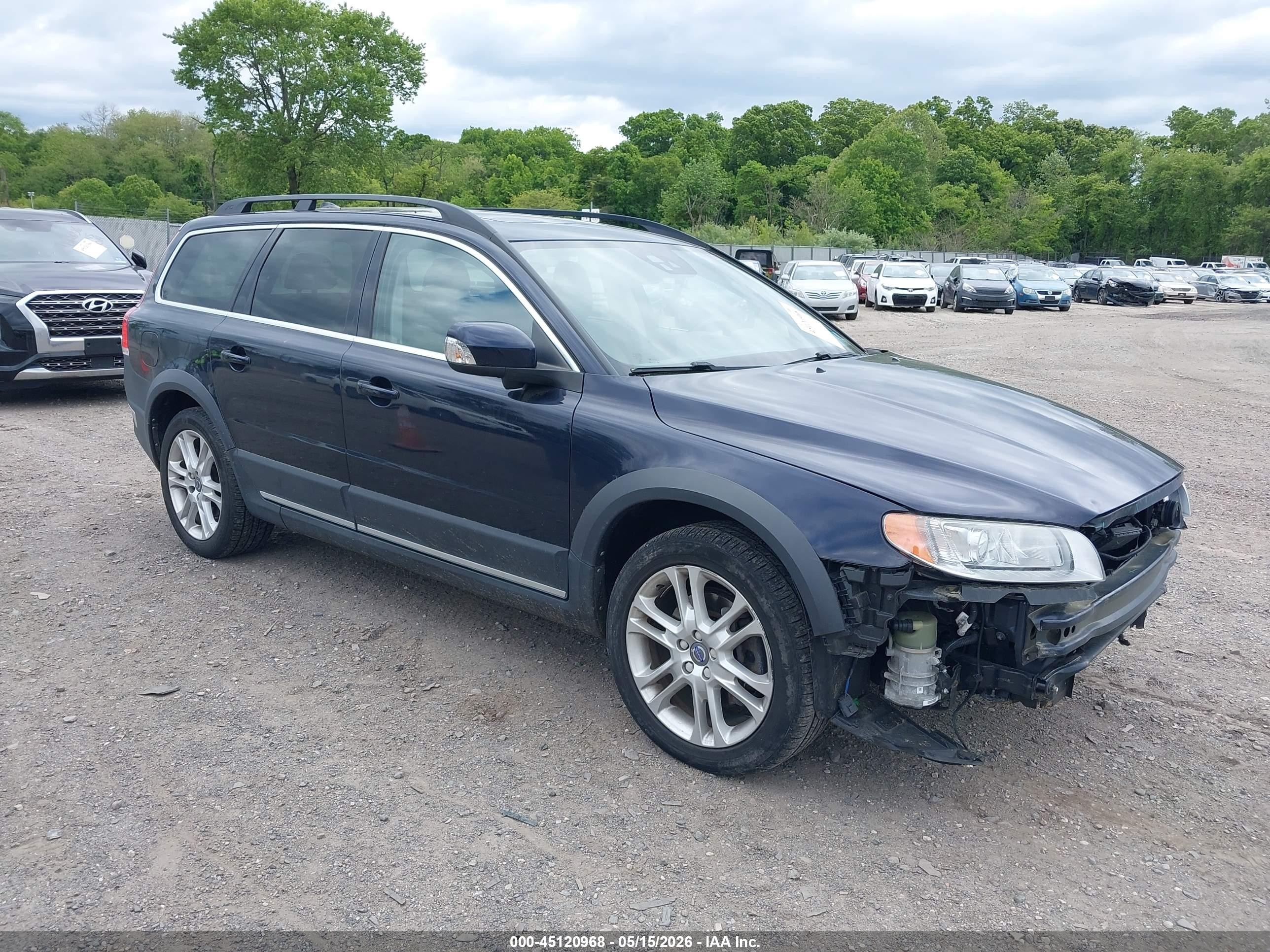 2016 Volvo XC70 T5 Platinum, VIN YV4612NM7G1265126 — Front end