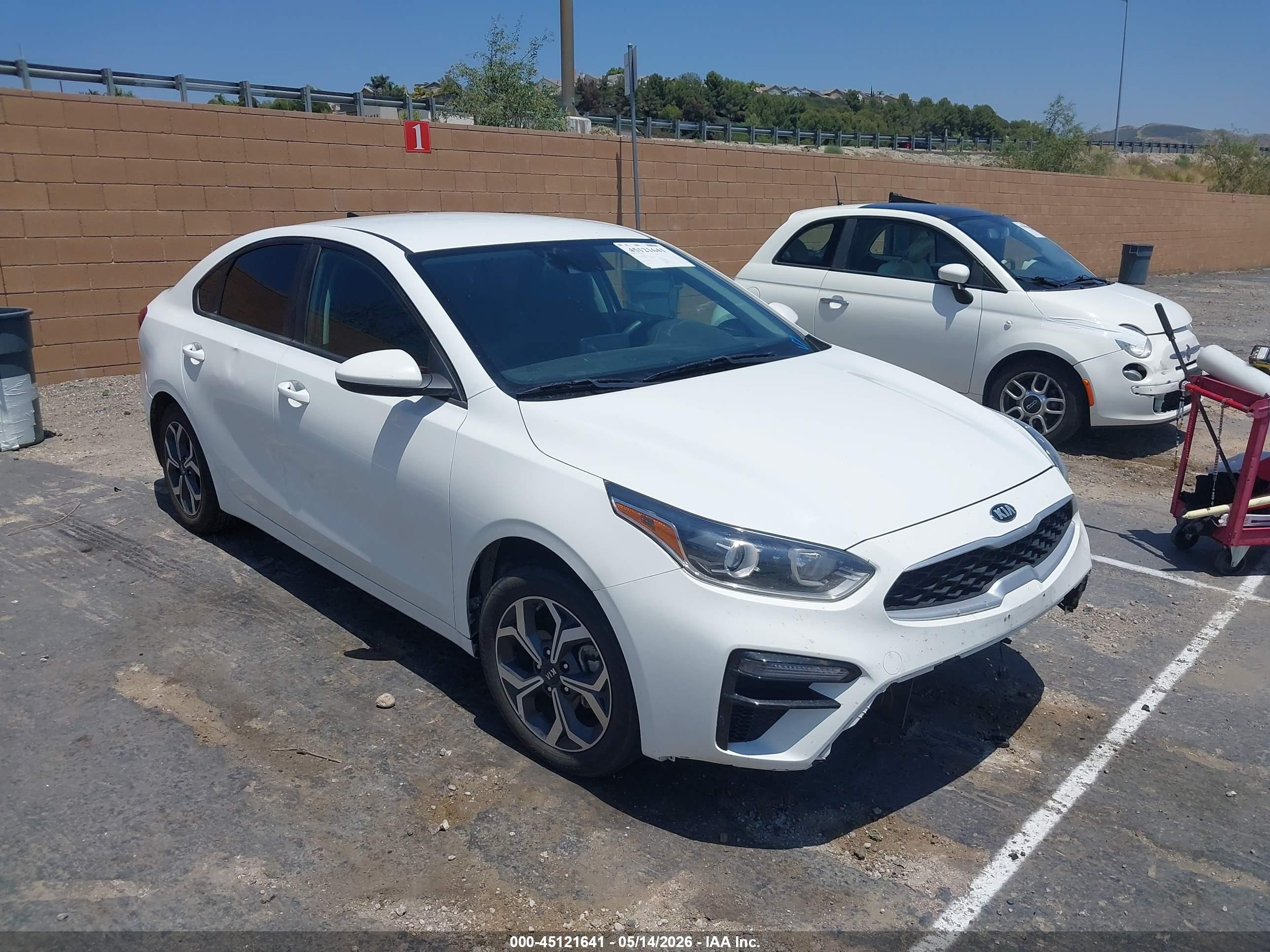 2021 Kia Forte LXS, VIN 3KPF24AD7ME340272 — Front end