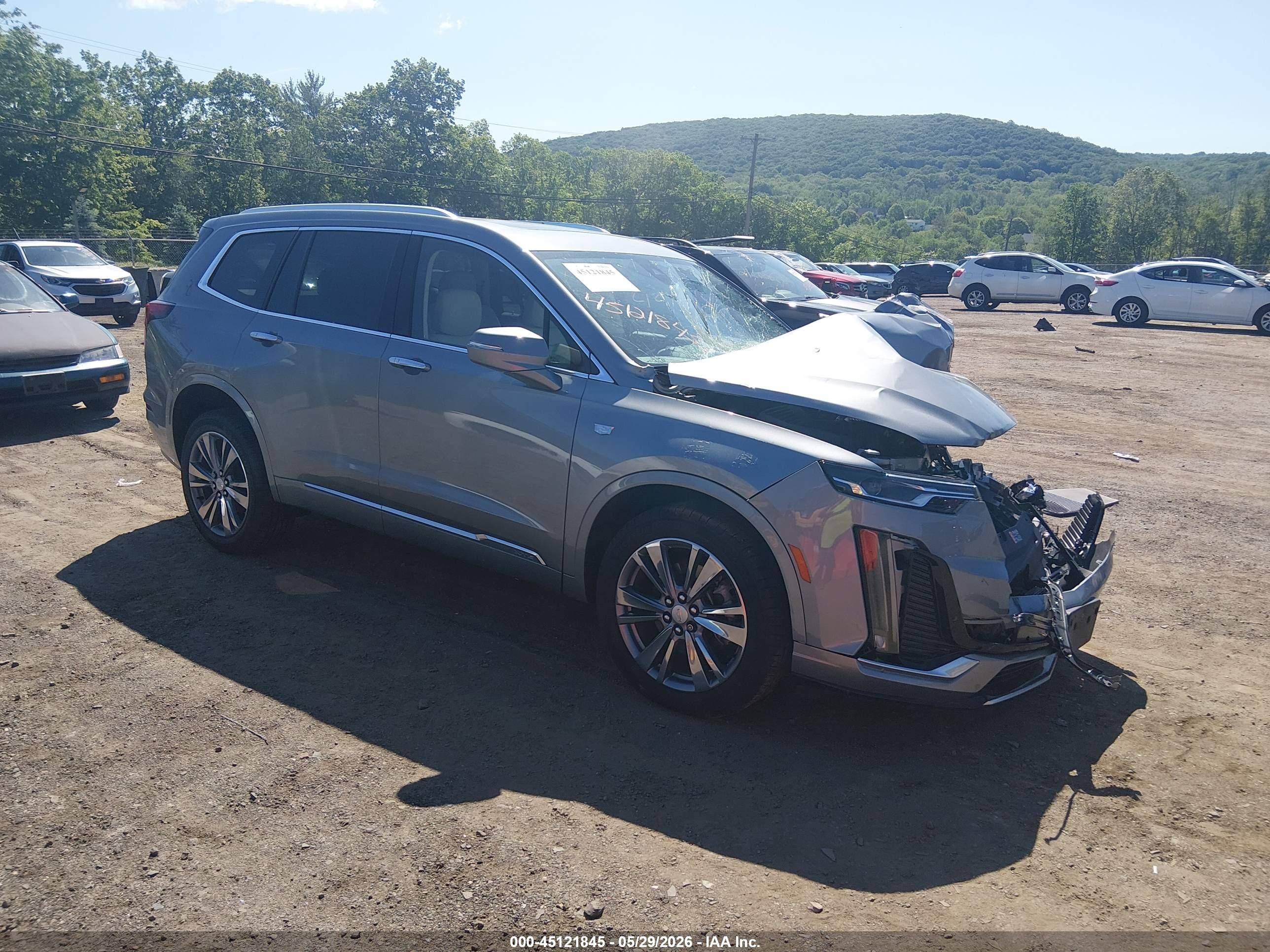 2025 Cadillac XT6 AWD Premium Luxury, VIN 1GYKPDRS8SZ129306 — Front end