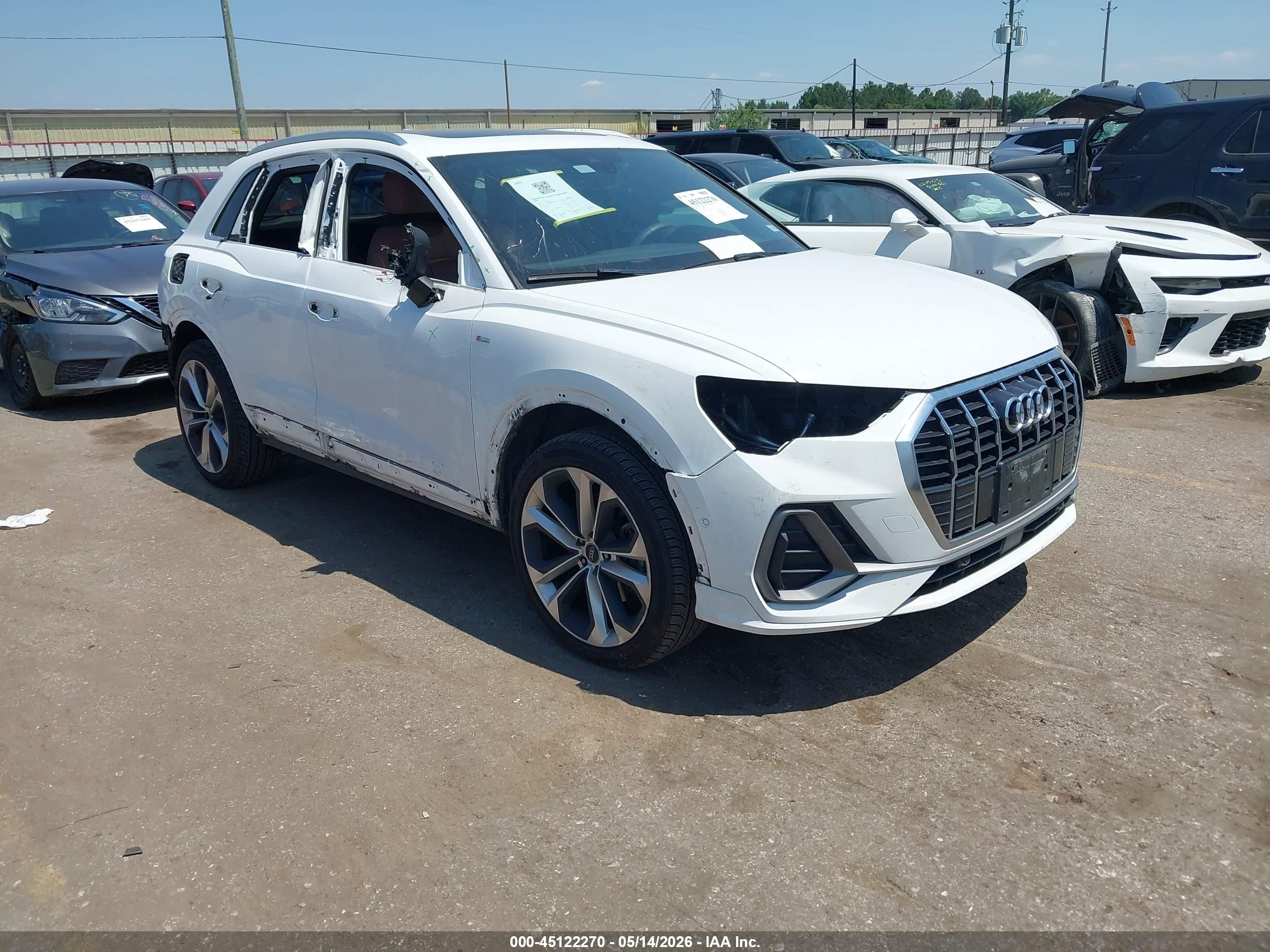 2020 Audi Q3 S line Prestige, VIN WA1FECF30L1026721 — Бок