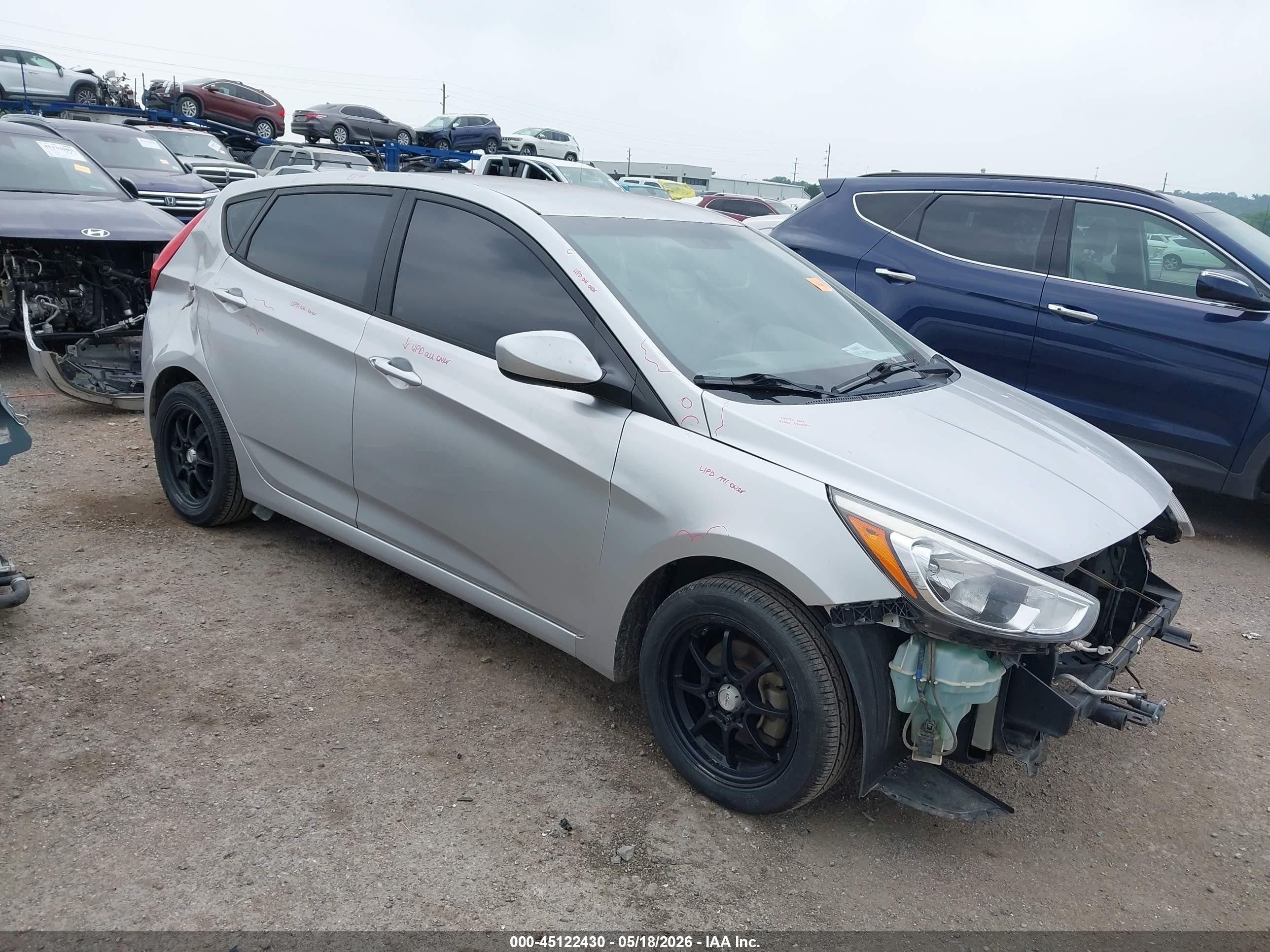 2015 Hyundai Accent GS, VIN KMHCT5AE2FU212584 — Перед
