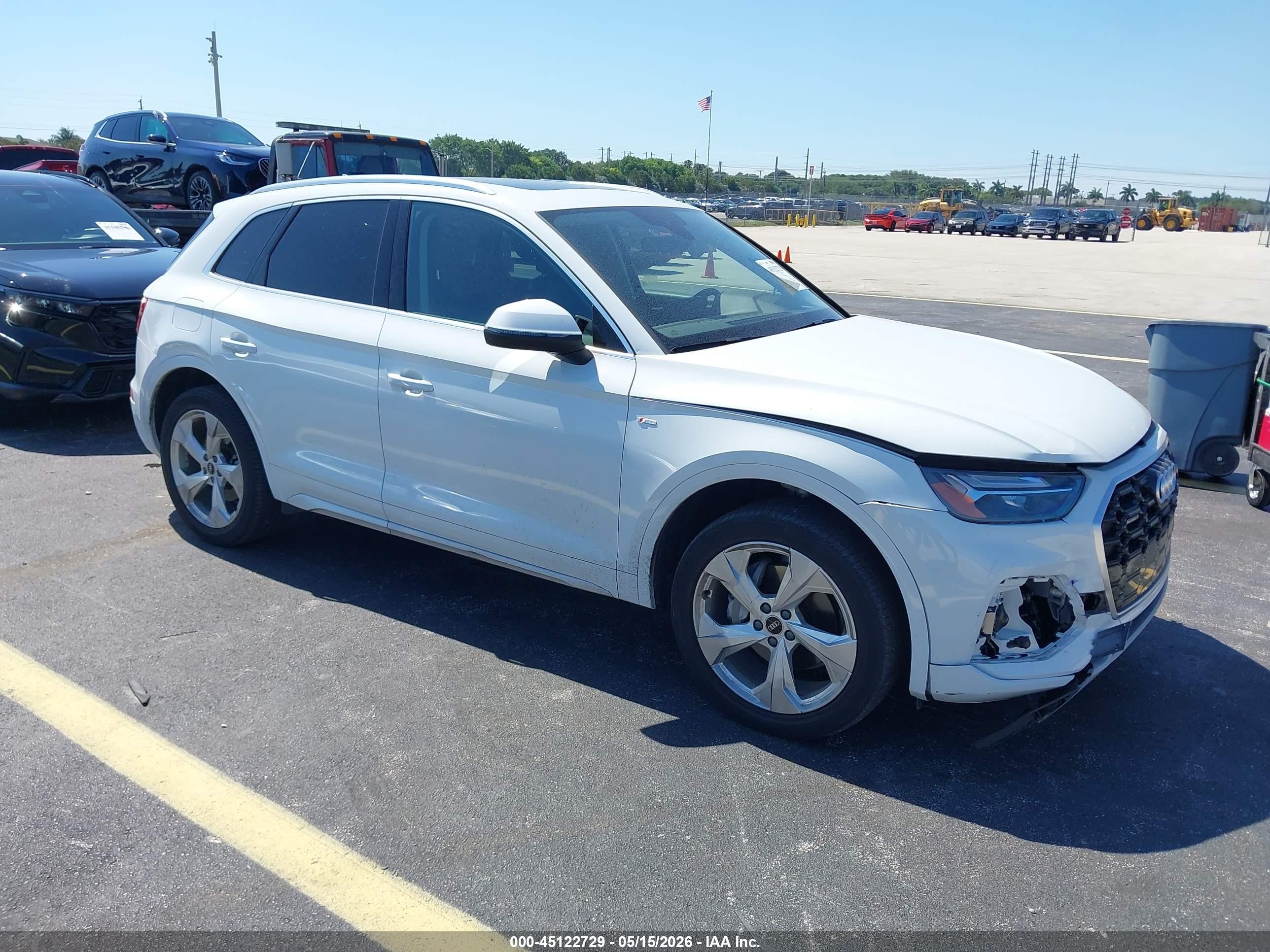 2023 Audi Q5 S line Premium Plus, VIN WA1EAAFY7P2031874 — Front end