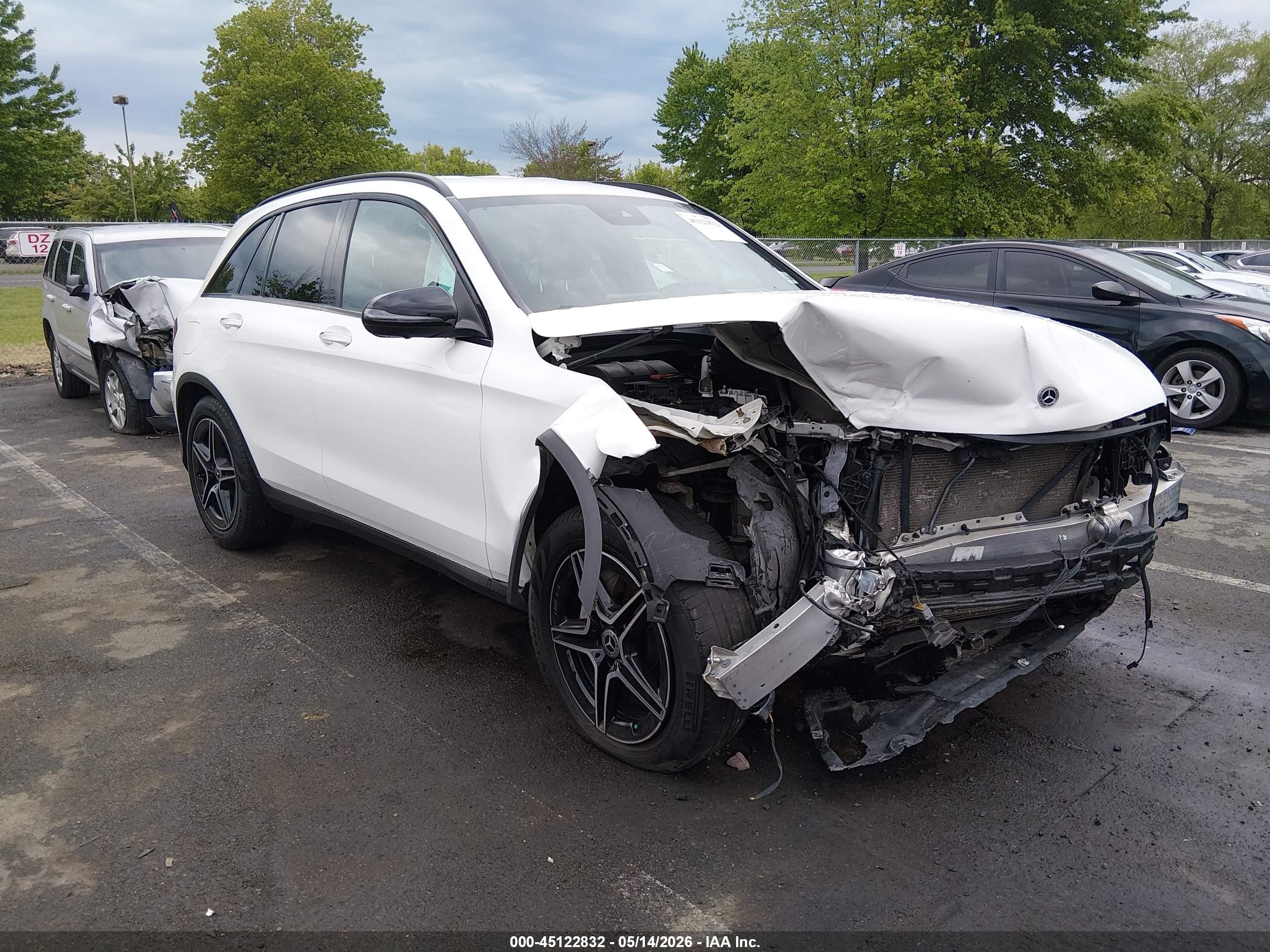 2022 Mercedes-Benz GLC 300, VIN W1N0G8EB9NV333160 — Front end