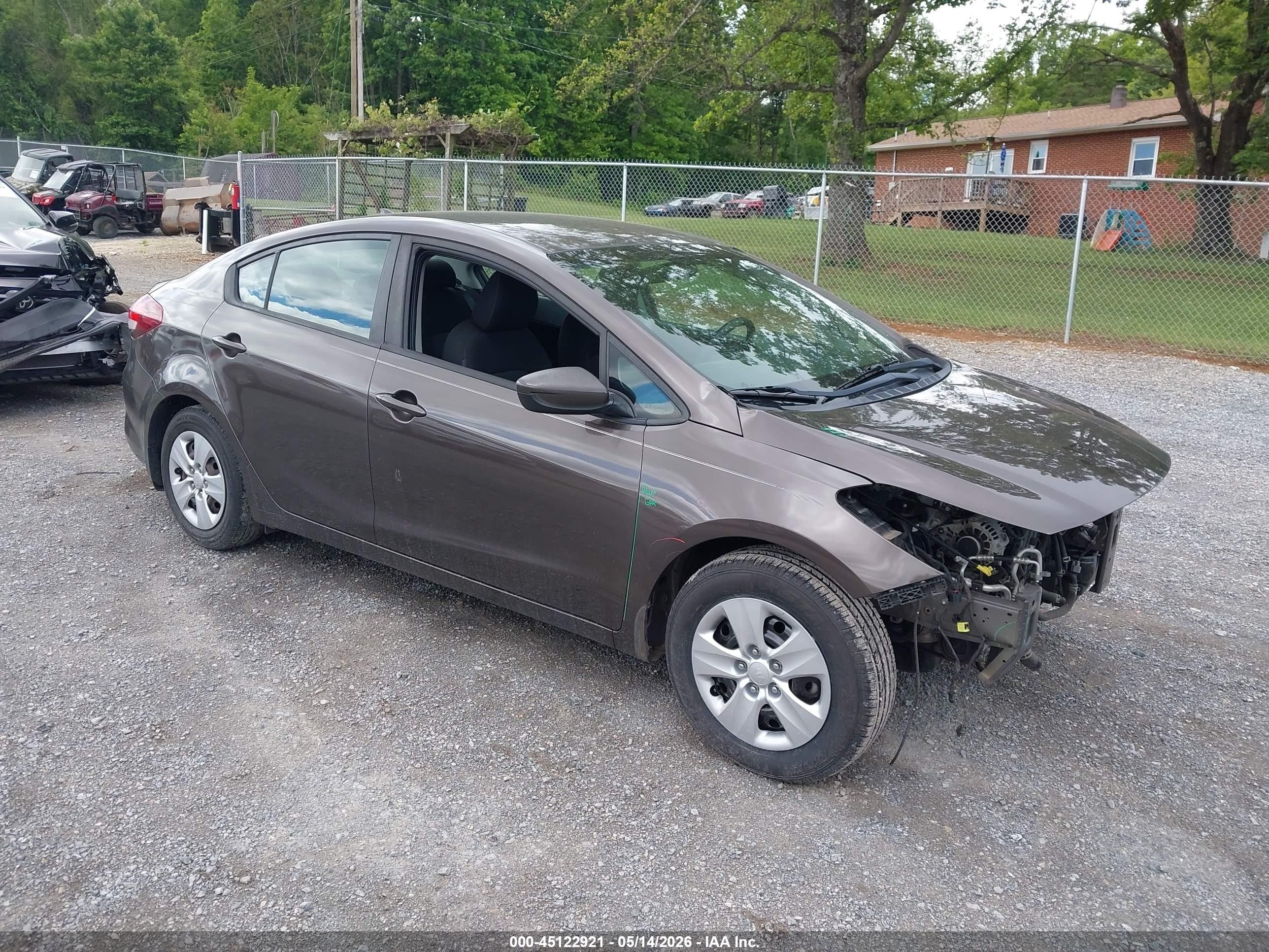 2017 Kia Forte LX, VIN 3KPFK4A77HE141996 — Front end