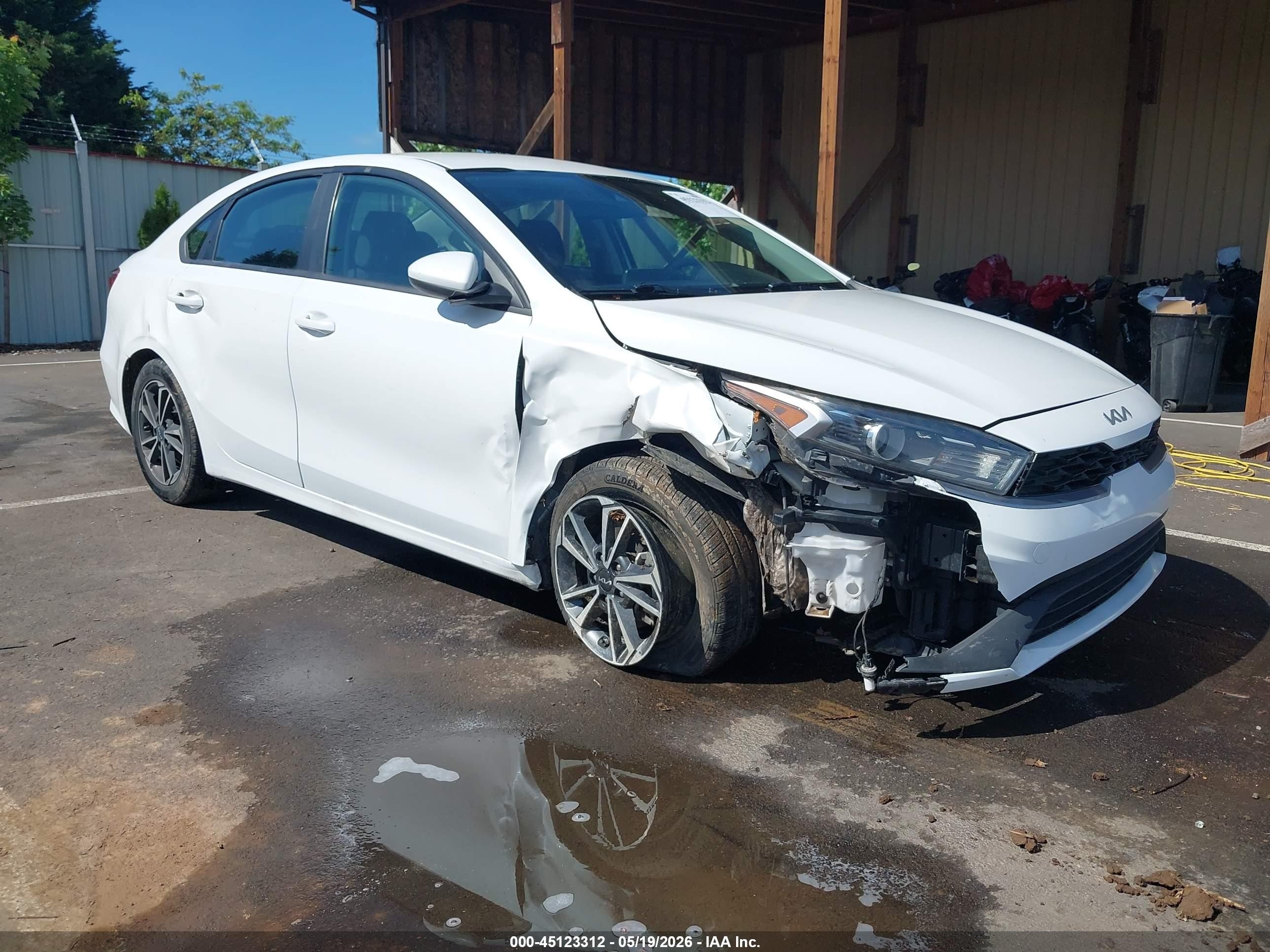 2022 Kia Forte LXS, VIN 3KPF24ADXNE430453 — Side
