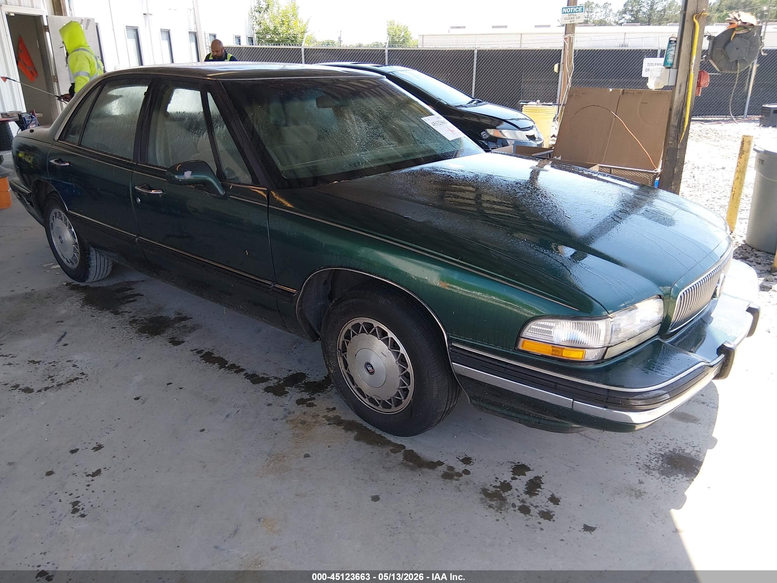 1995 Buick LeSabre Custom, VIN 1G4HP52L0SH528527 — Зад