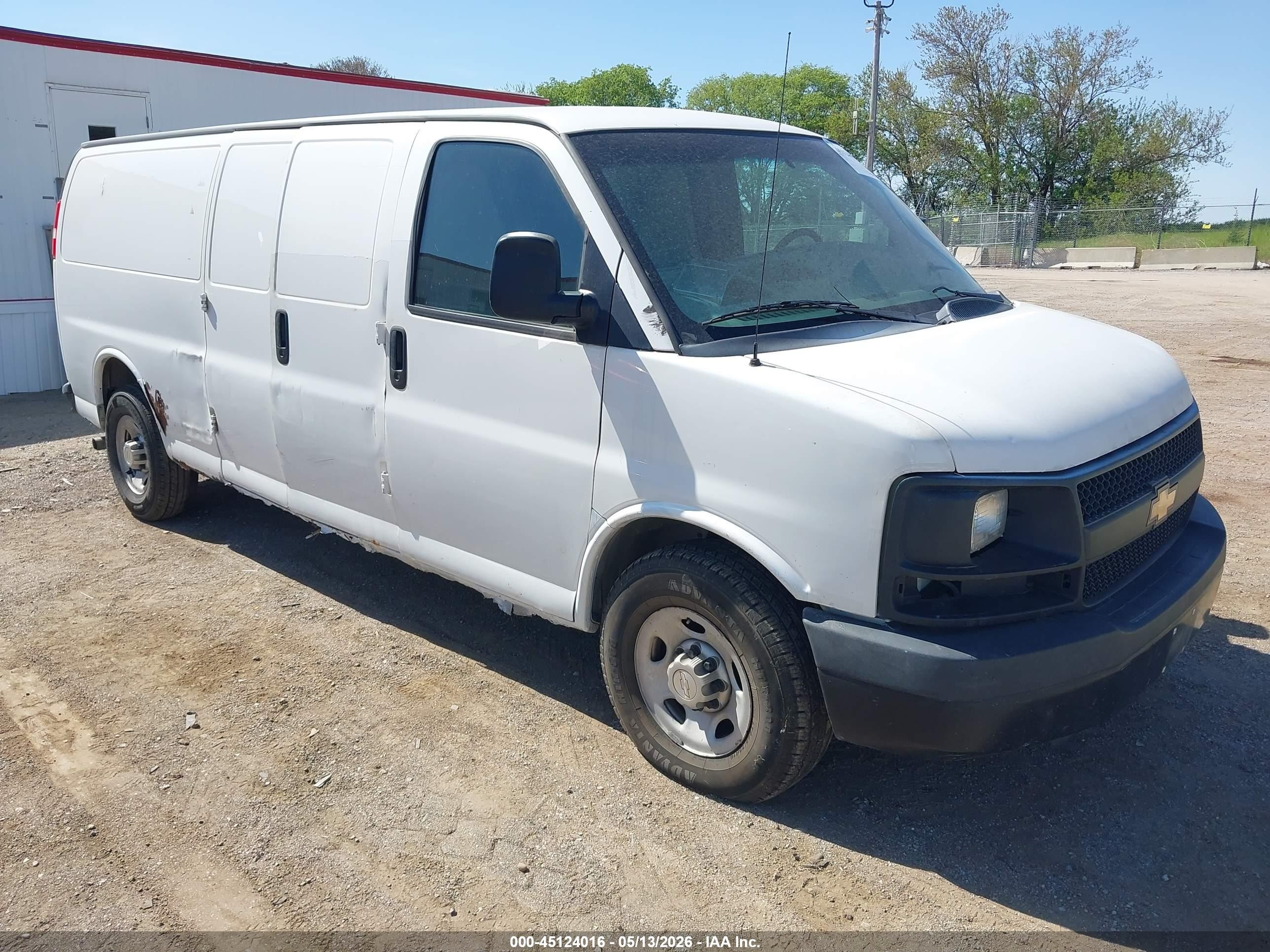 2015 Chevrolet Express 3500, VIN 1GCZGUCF6F1199388 — Normal wear