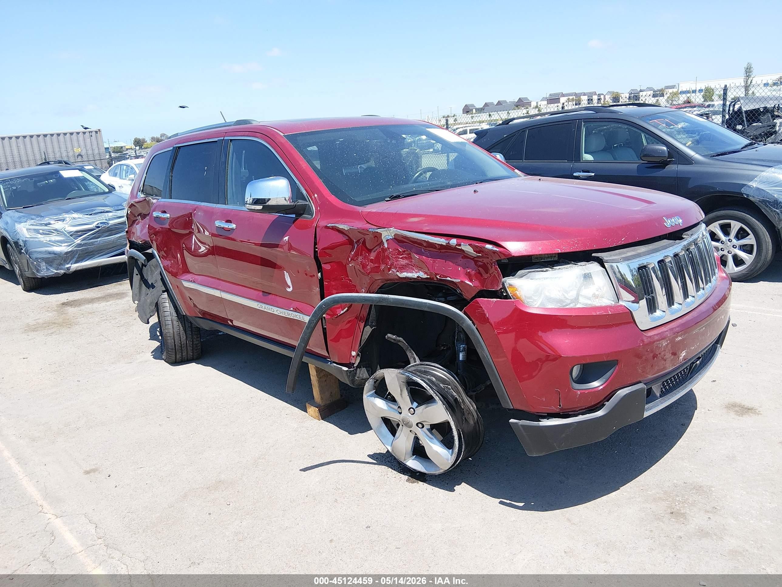 2013 Jeep Grand Cherokee Limited, VIN 1C4RJEBG2DC606402 — Side