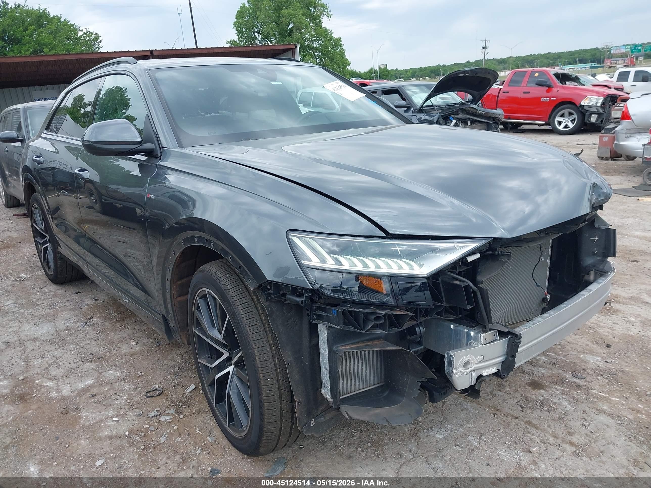 2022 Audi Q8 Prestige, VIN WA1FVBF19ND021446 — Перед