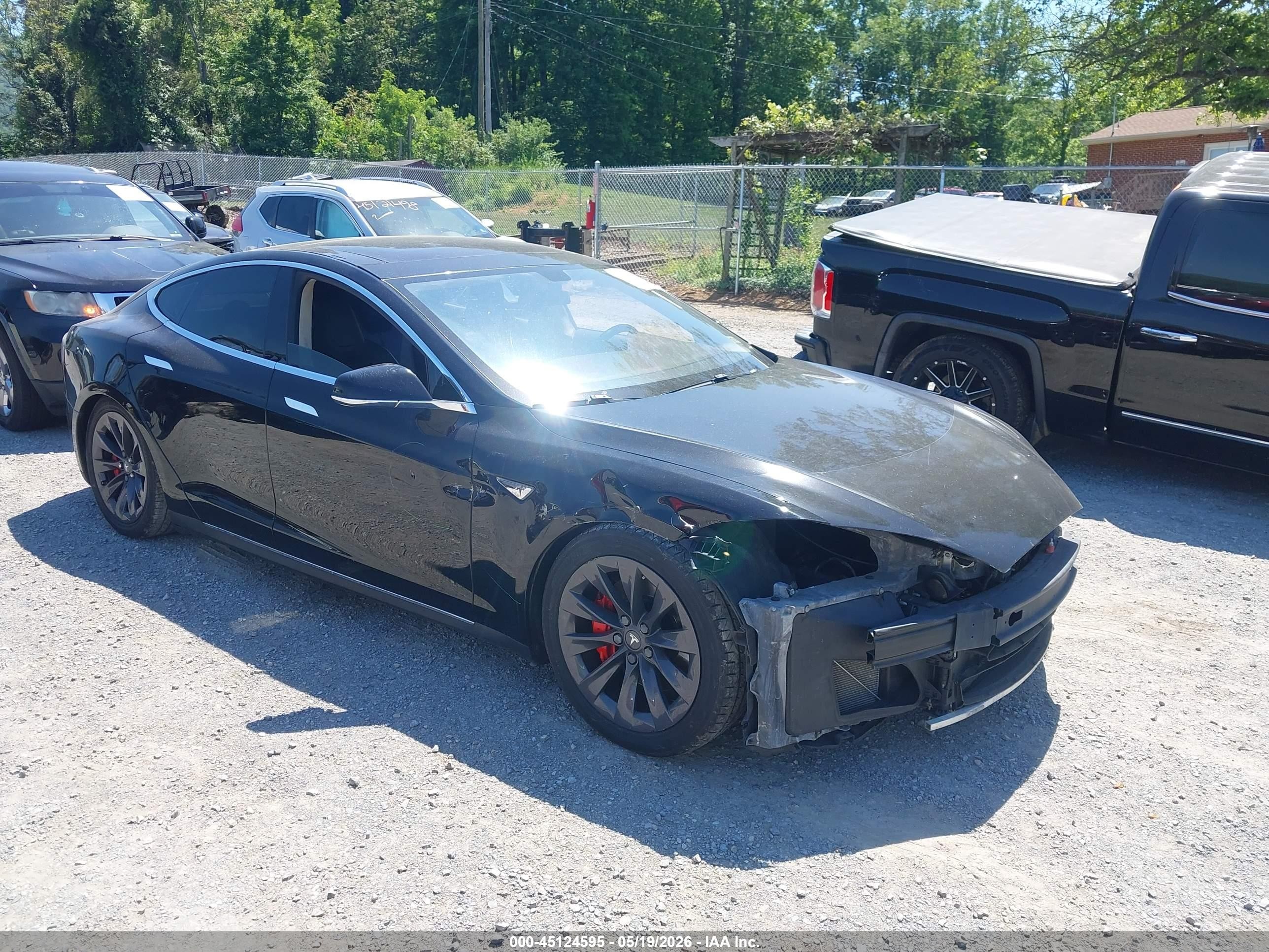 2013 Tesla Model S Performance, VIN 5YJSA1DP7DFP05713 — Side