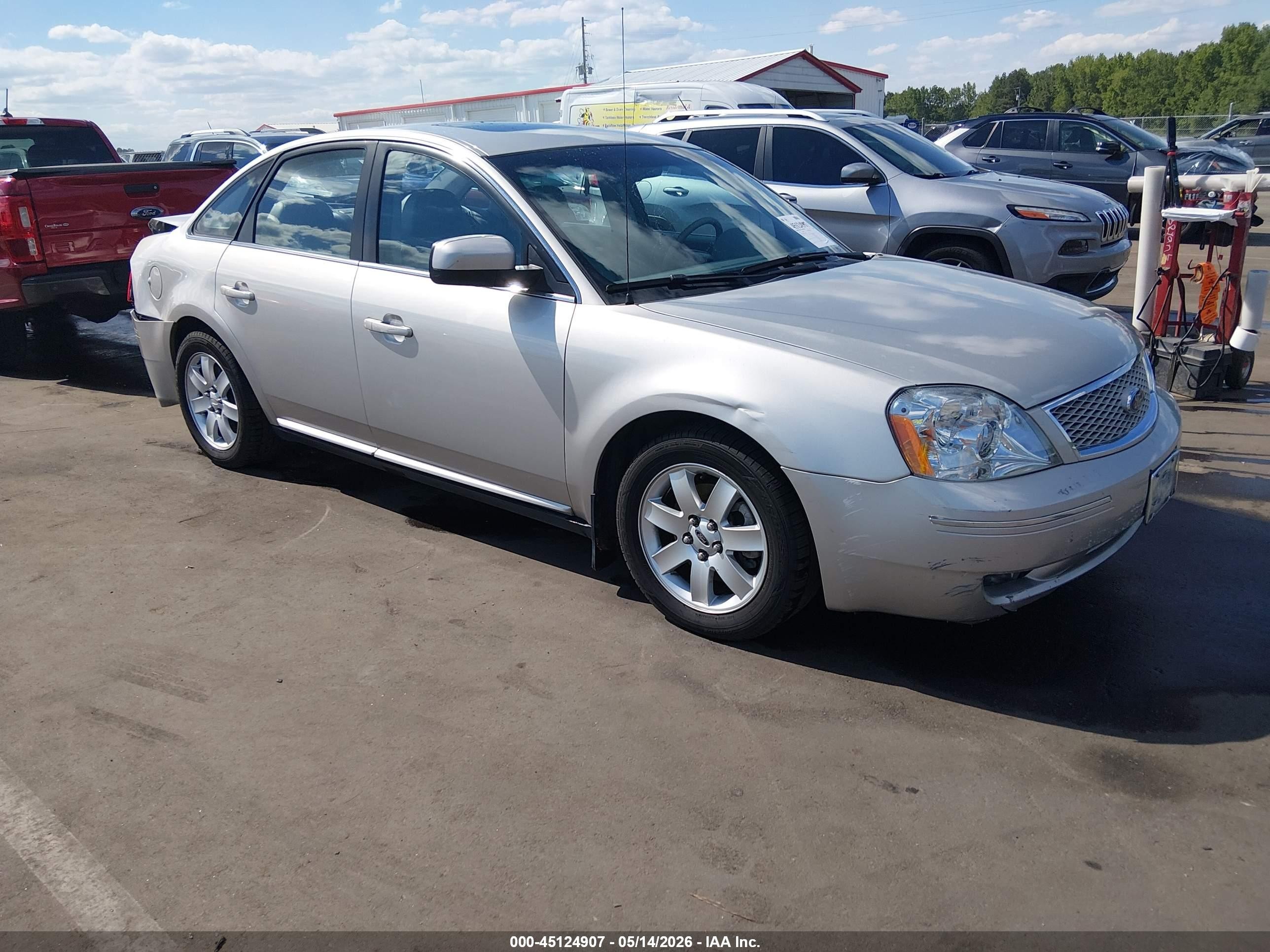 2007 Ford Five Hundred SEL, VIN 1FAHP24187G164097 — Rear end