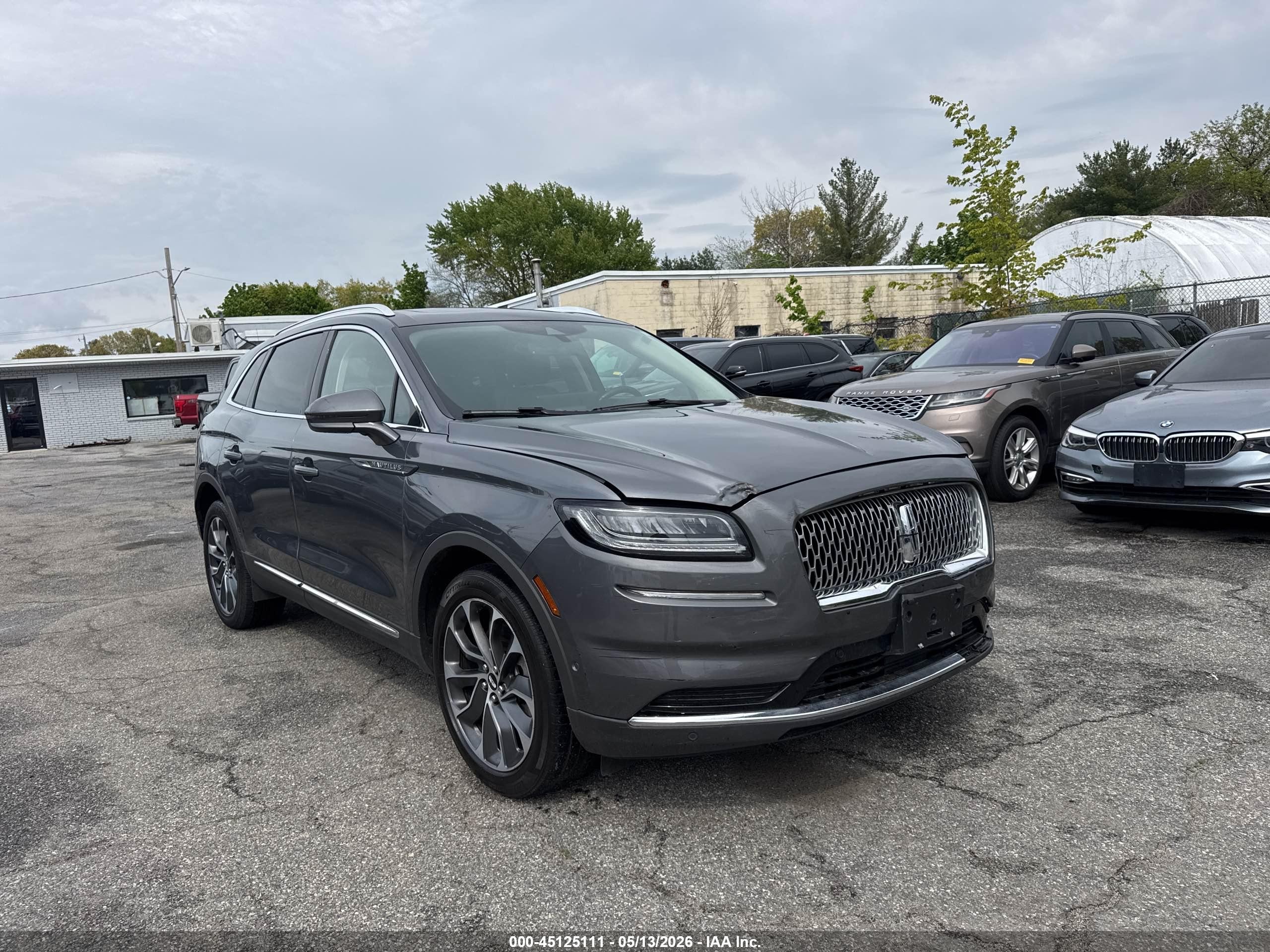 2022 Lincoln Nautilus Reserve, VIN 2LMPJ8K93NBL22482 — Перед