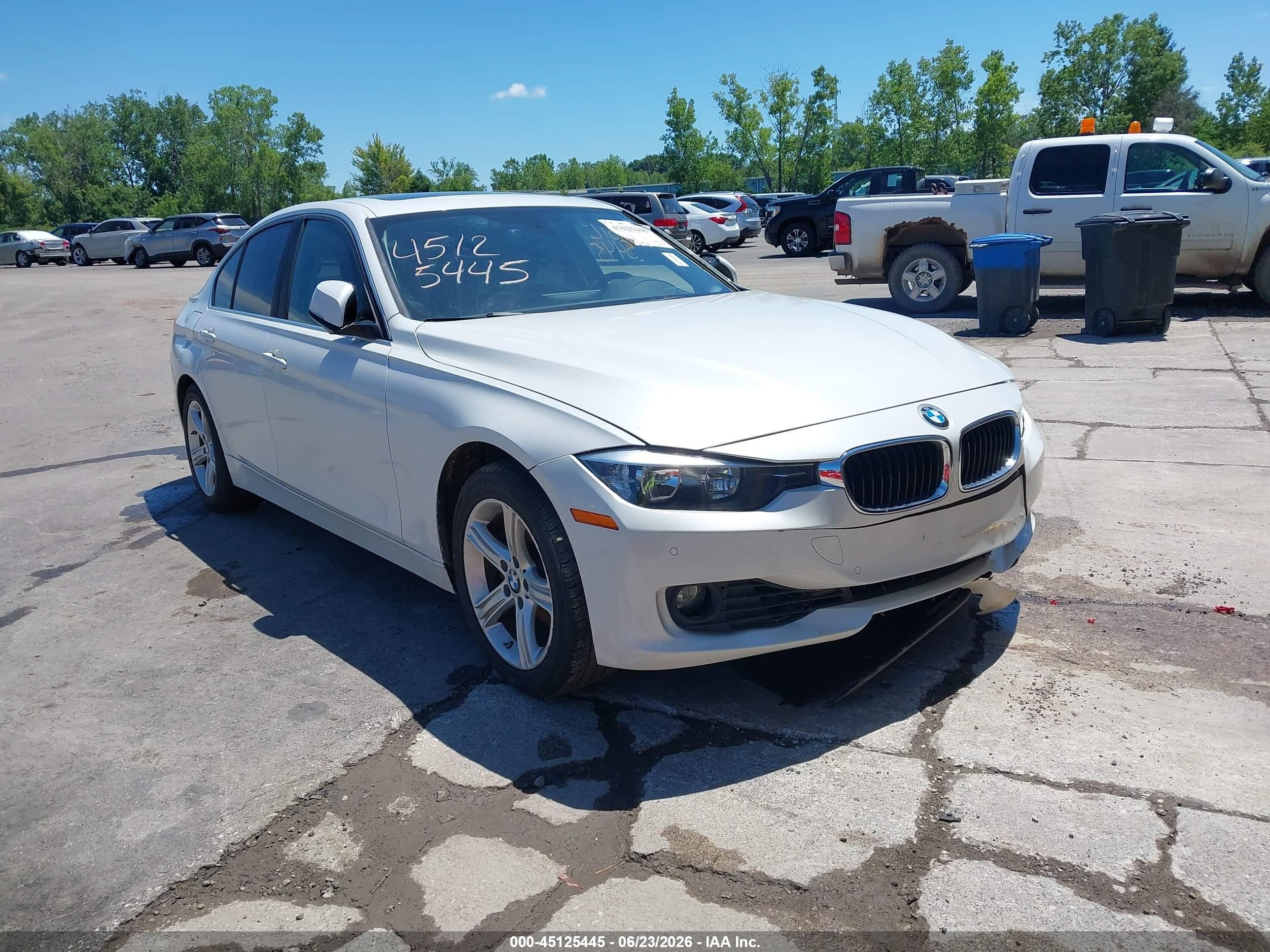 2015 BMW 3 Series 328i, VIN WBA3A5G58FNS82261 — Side