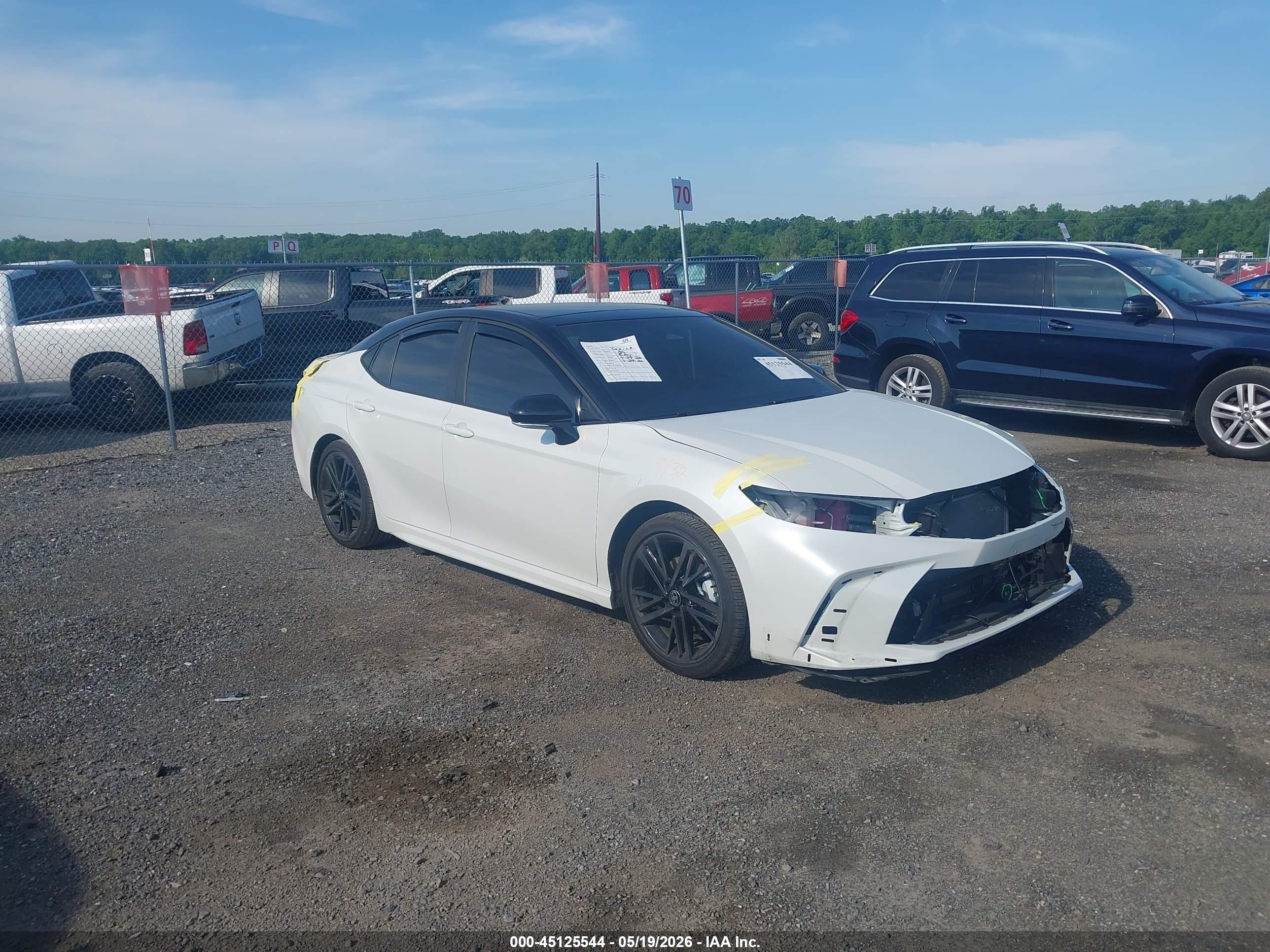 2025 Toyota Camry SE, VIN 4T1DAACK4SU175621 — Перед