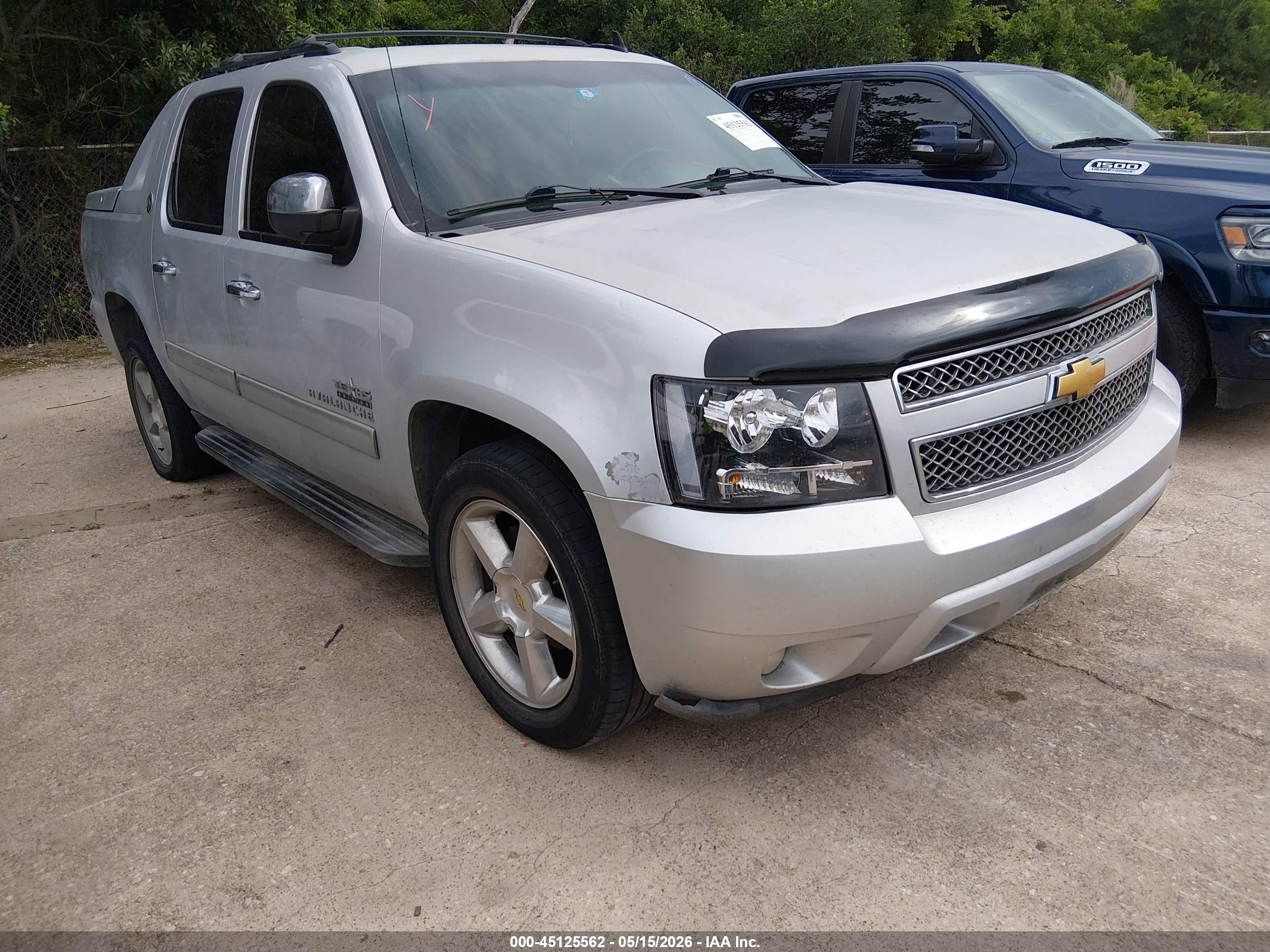2013 Chevrolet Avalanche LS, VIN 3GNMCEE06DG144742 — Normal wear