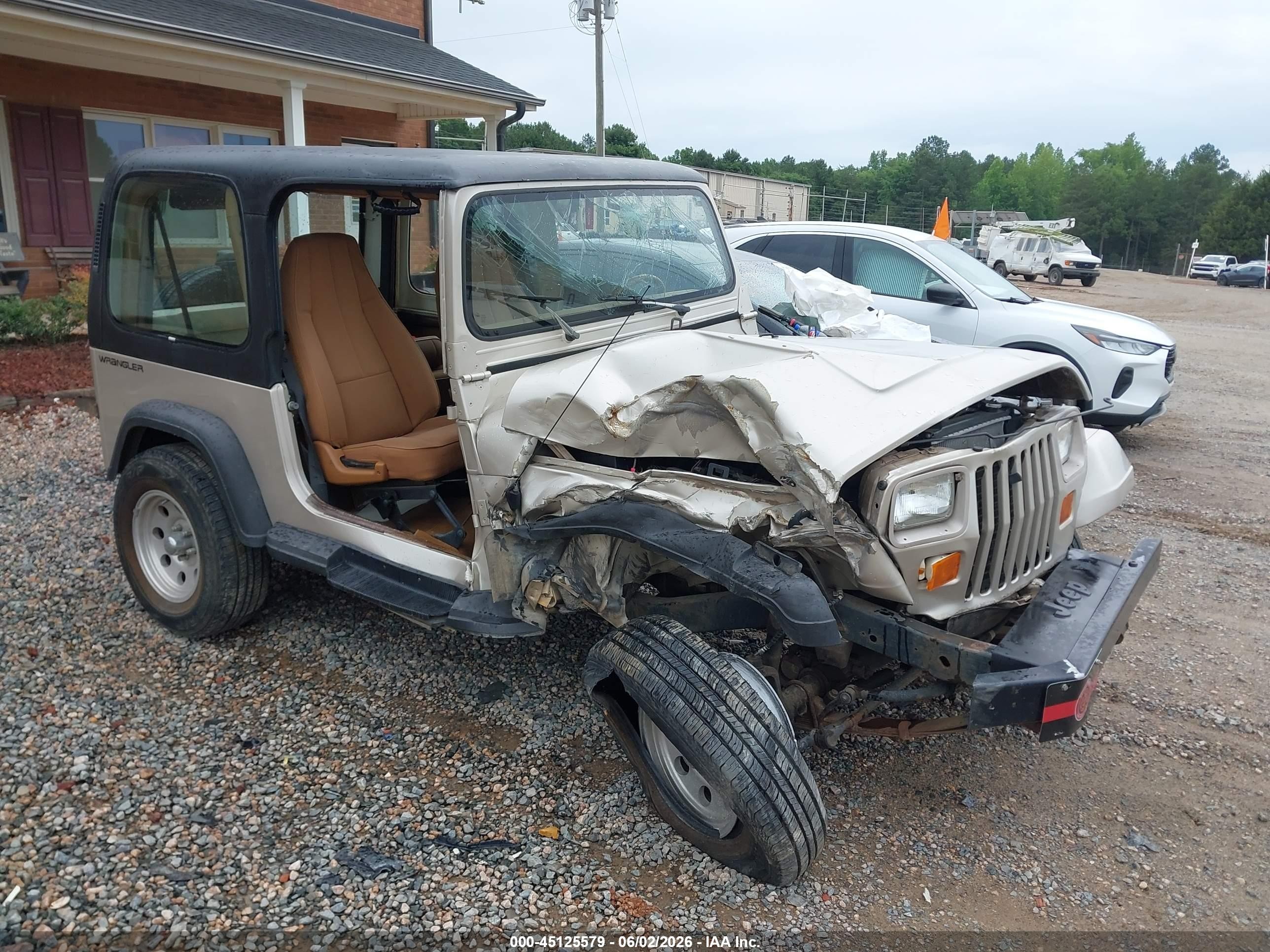 1995 Jeep Wrangler, VIN 1J4FY29S0SP266934 — Front end