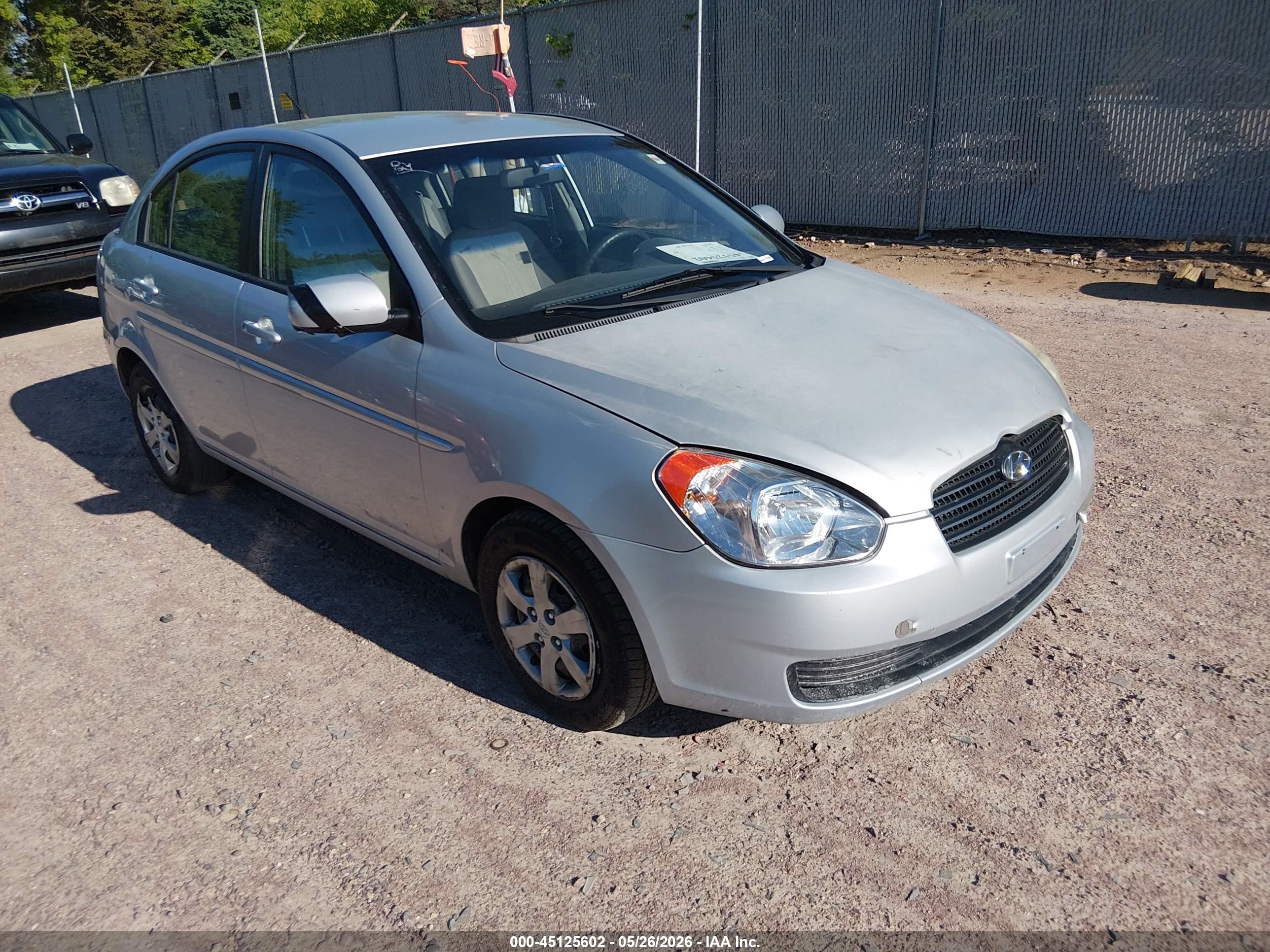 2011 Hyundai Accent GLS, VIN KMHCN4AC0BU571526 — Град