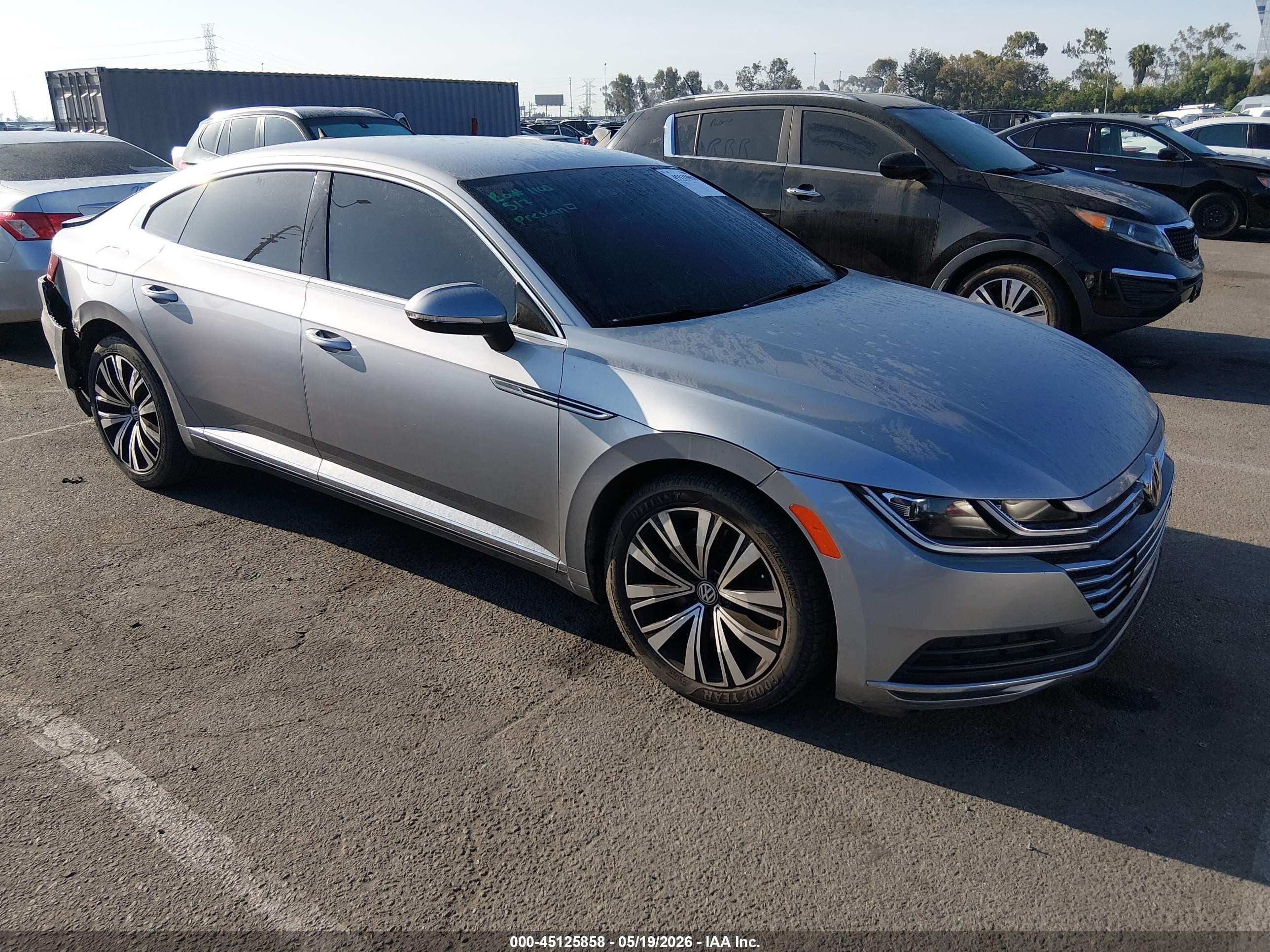 2019 Volkswagen Arteon SE, VIN WVWAR7AN1KE029302 — Rear end