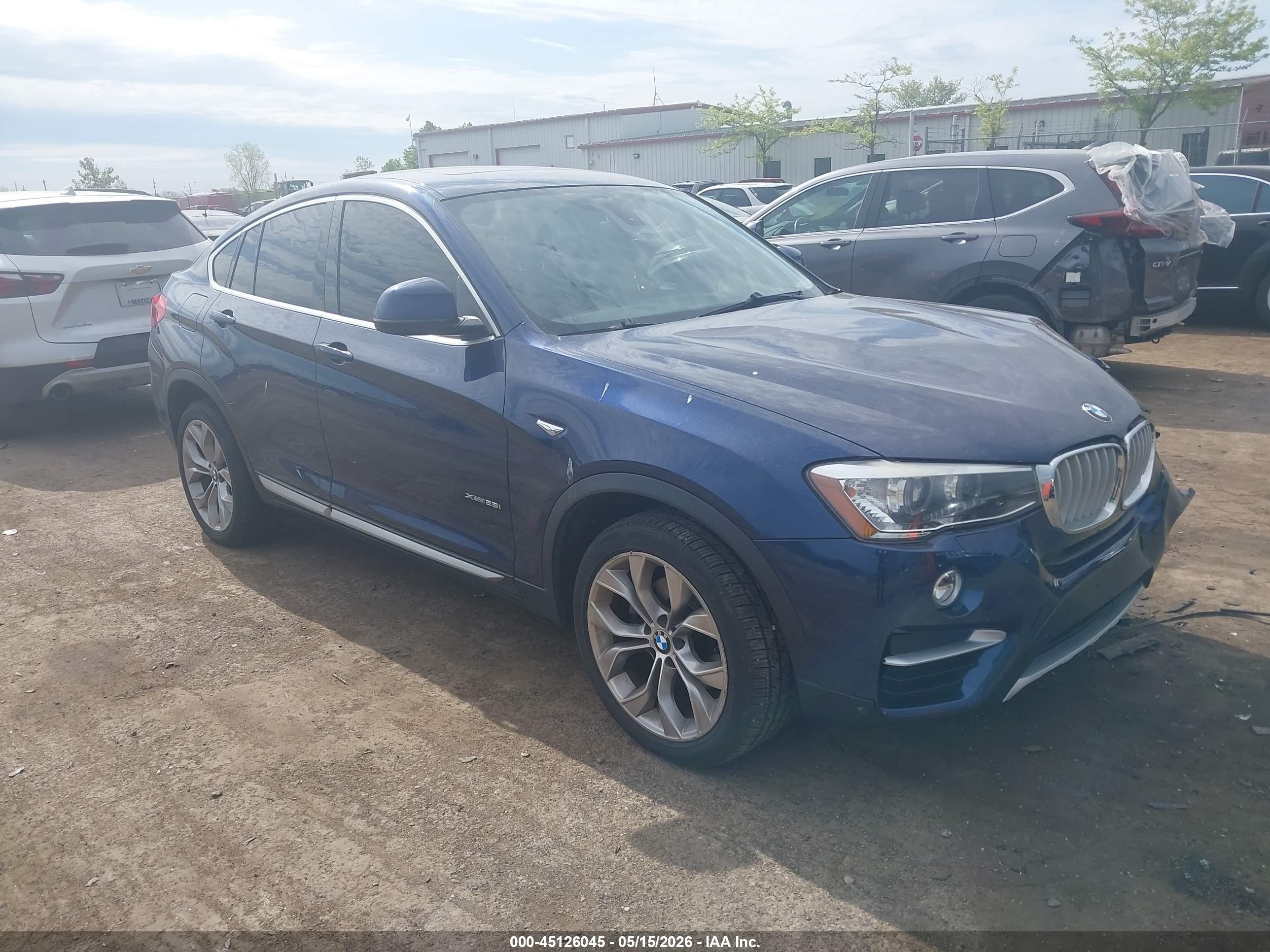 2017 BMW X4 xDrive28i, VIN 5UXXW3C37H0T79982 — Front end