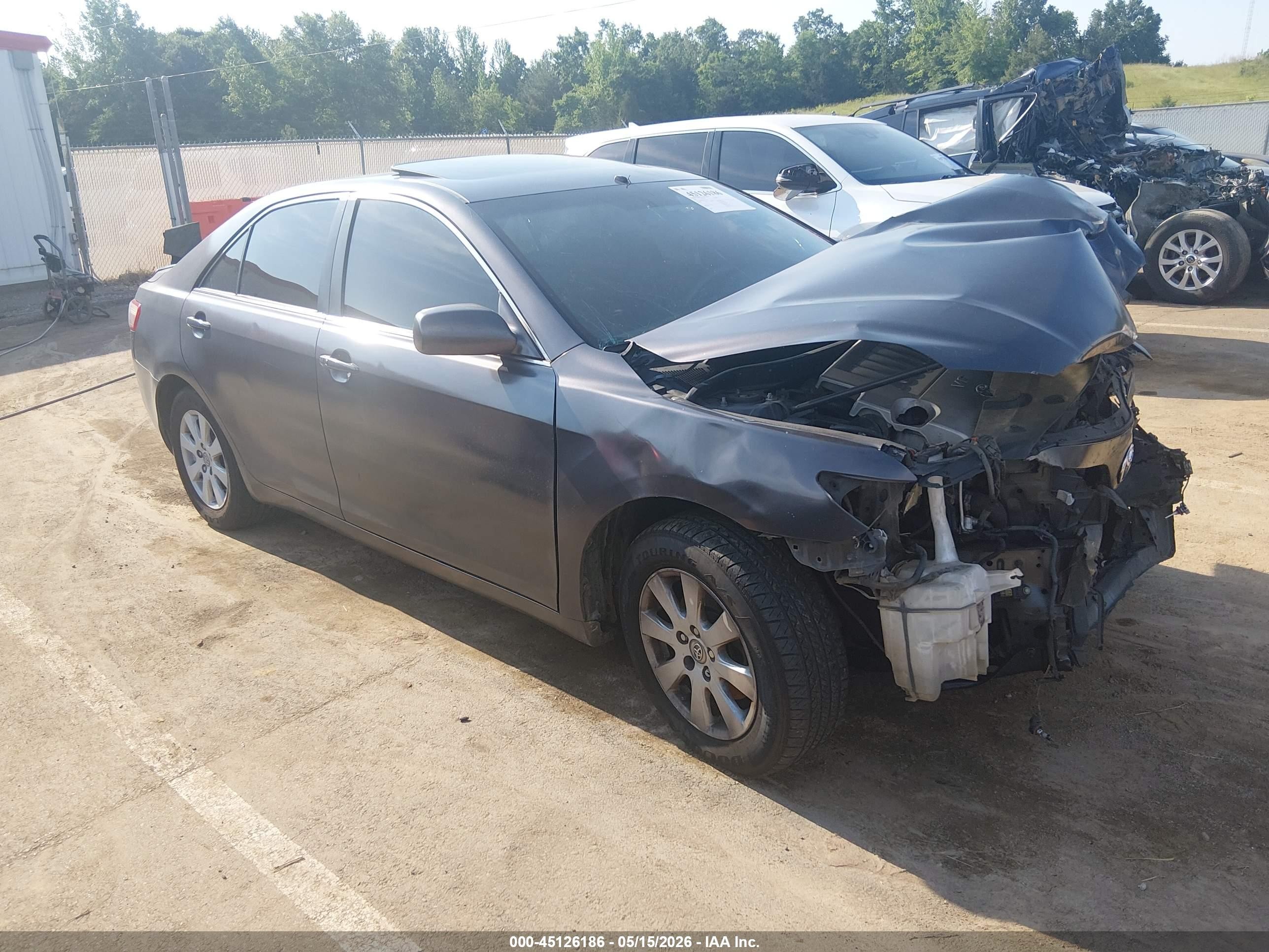 2007 Toyota Camry LE, VIN 4T1BK46K37U522977 — Front end