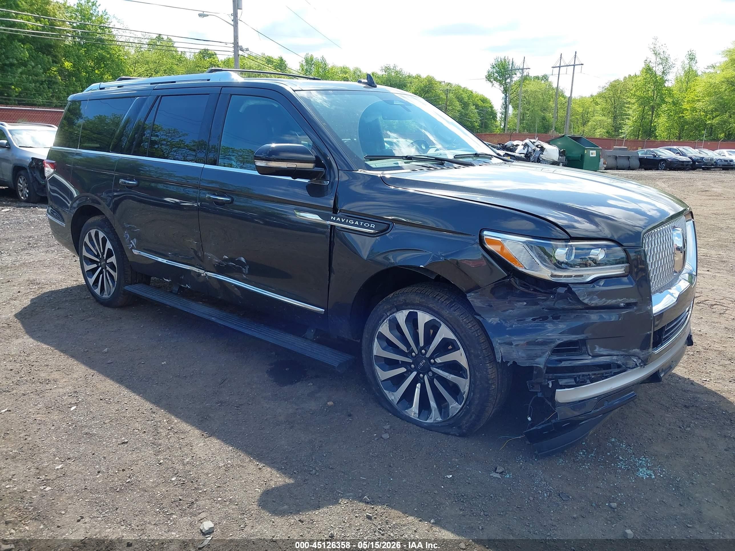 2023 Lincoln Navigator Reserve, VIN 5LMJJ3LGXPEL05989 — Front end