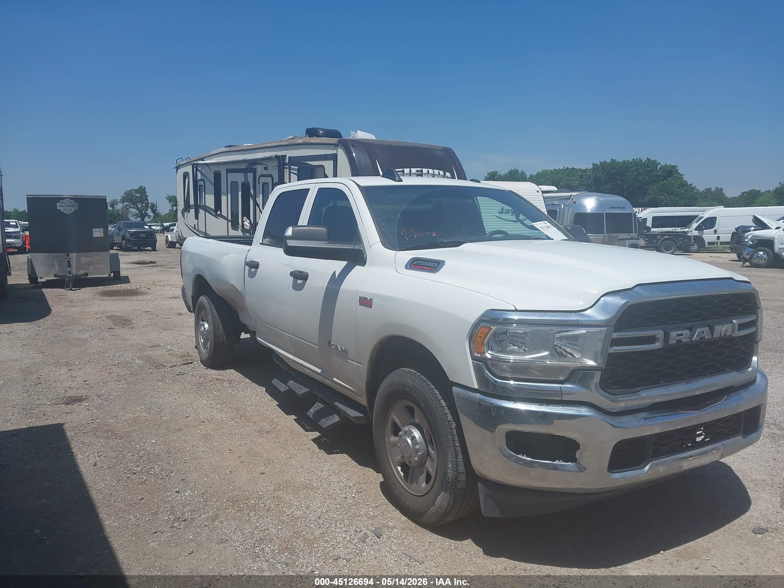 2022 Ram 2500 Tradesman, VIN 3C6UR4HJ7NG246601 — Side