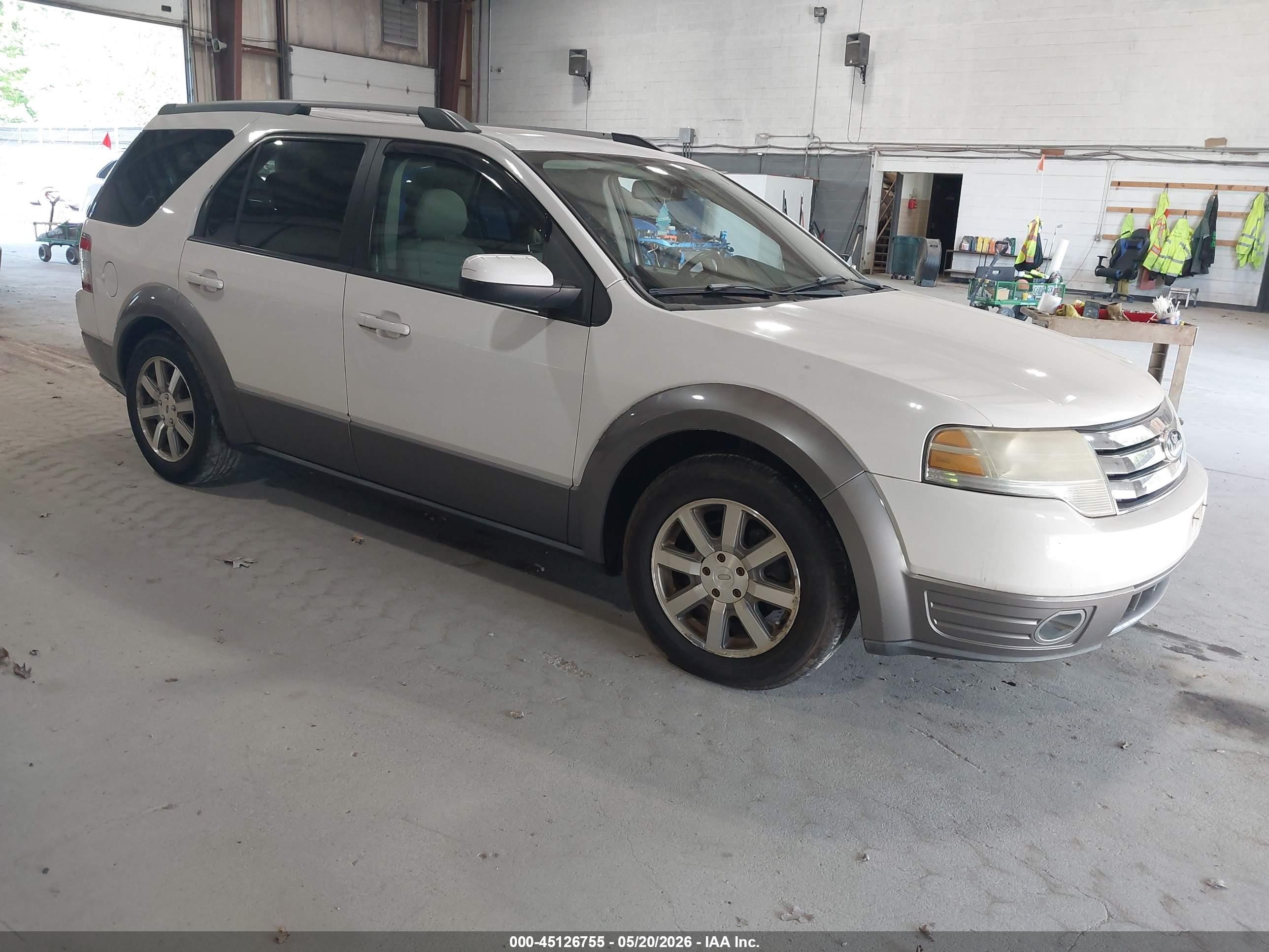 2008 Ford Taurus X SEL, VIN 1FMDK05W58GA37777 — Front end