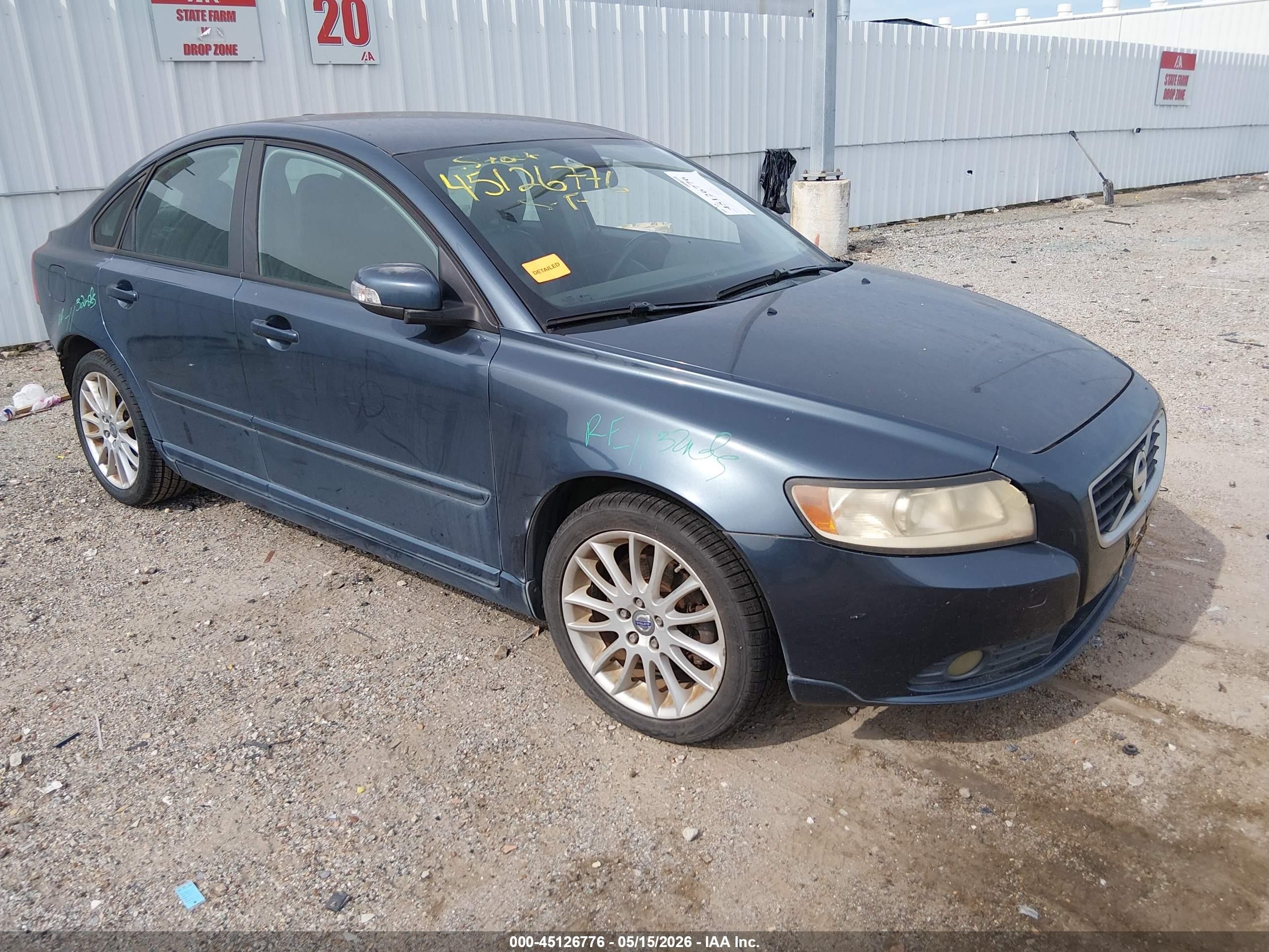 2011 Volvo S40, VIN YV1672MS4B2547657 — Rear end