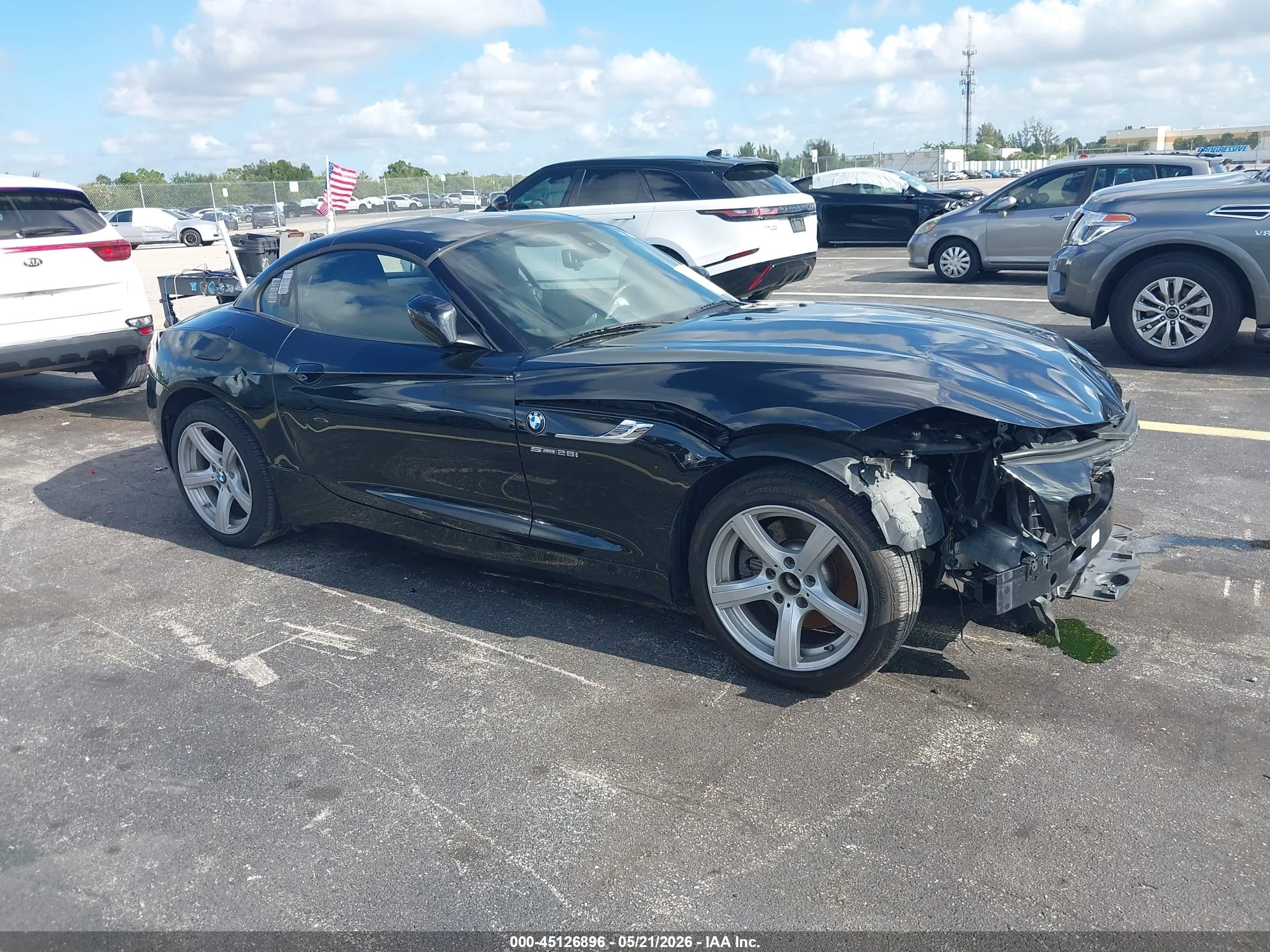 2016 BMW Z4 sDrive28i, VIN WBALL5C53G5A21317 — Перед