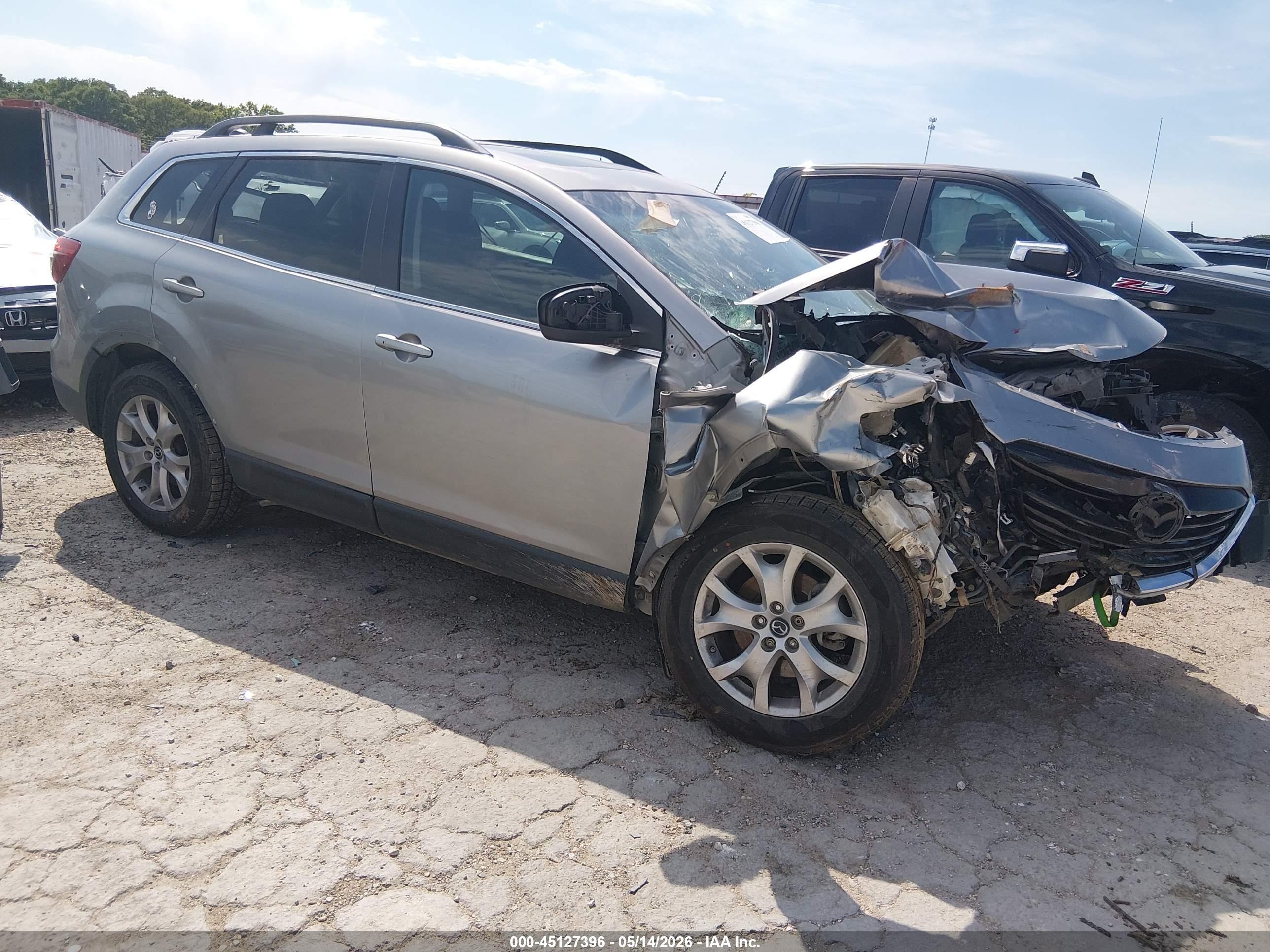 2014 Mazda CX-9 Touring, VIN JM3TB3CV7E0425634 — Front end