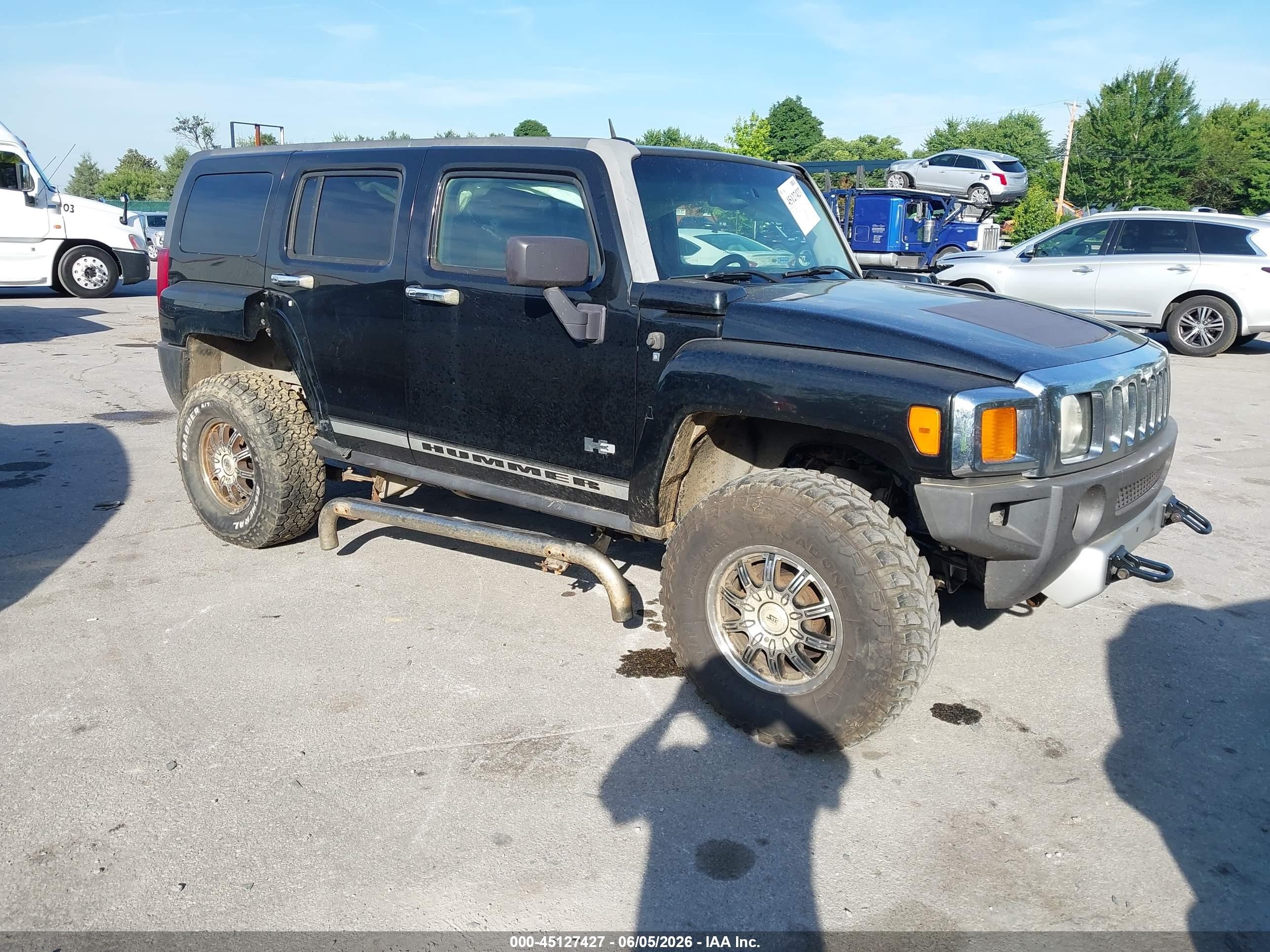 2008 Hummer H3 SUV, VIN 5GTEN13E388165311 — Rear end