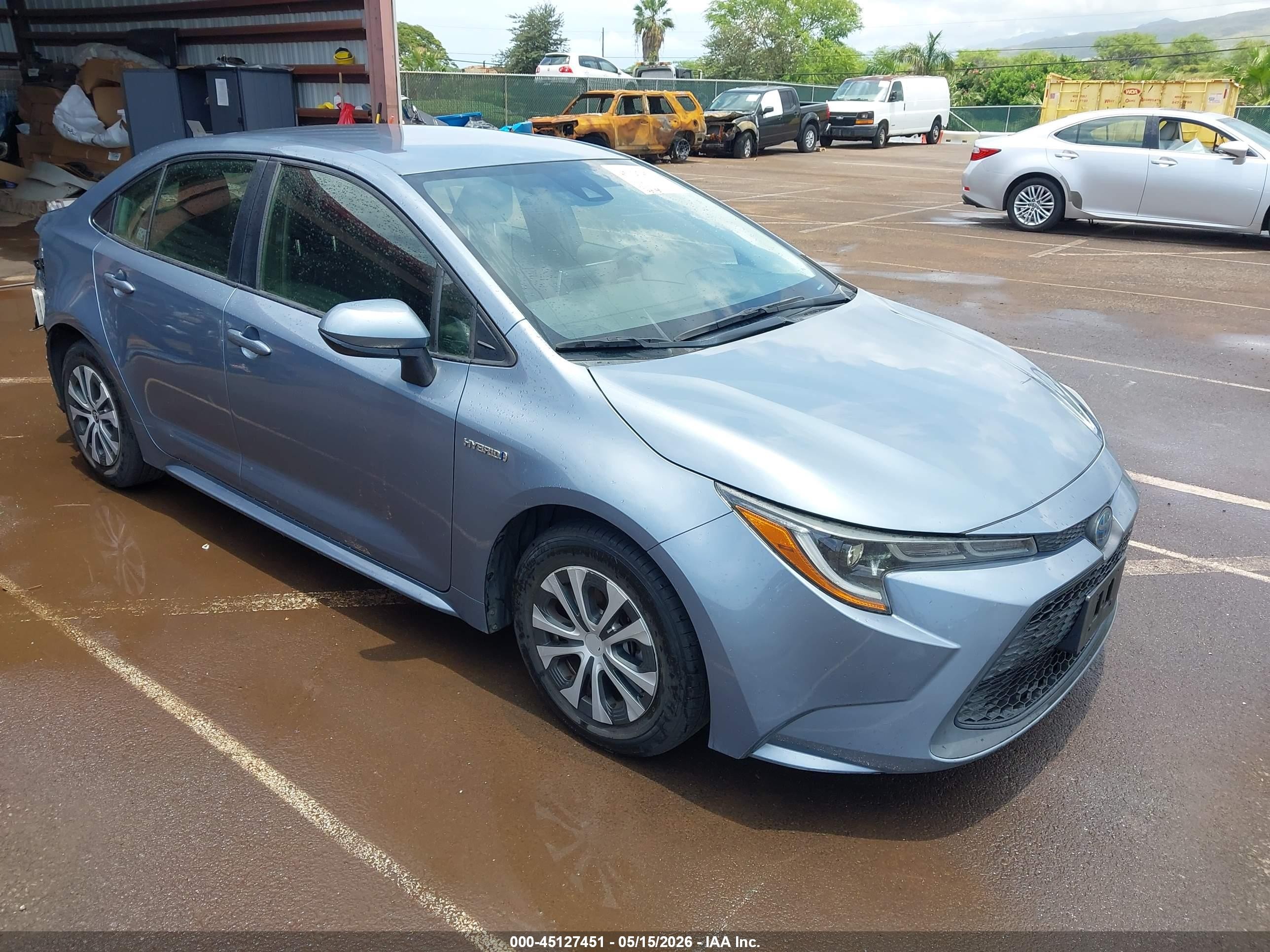 2021 Toyota Corolla Hybrid LE, VIN JTDEAMDE9MJ026628 — Rear end