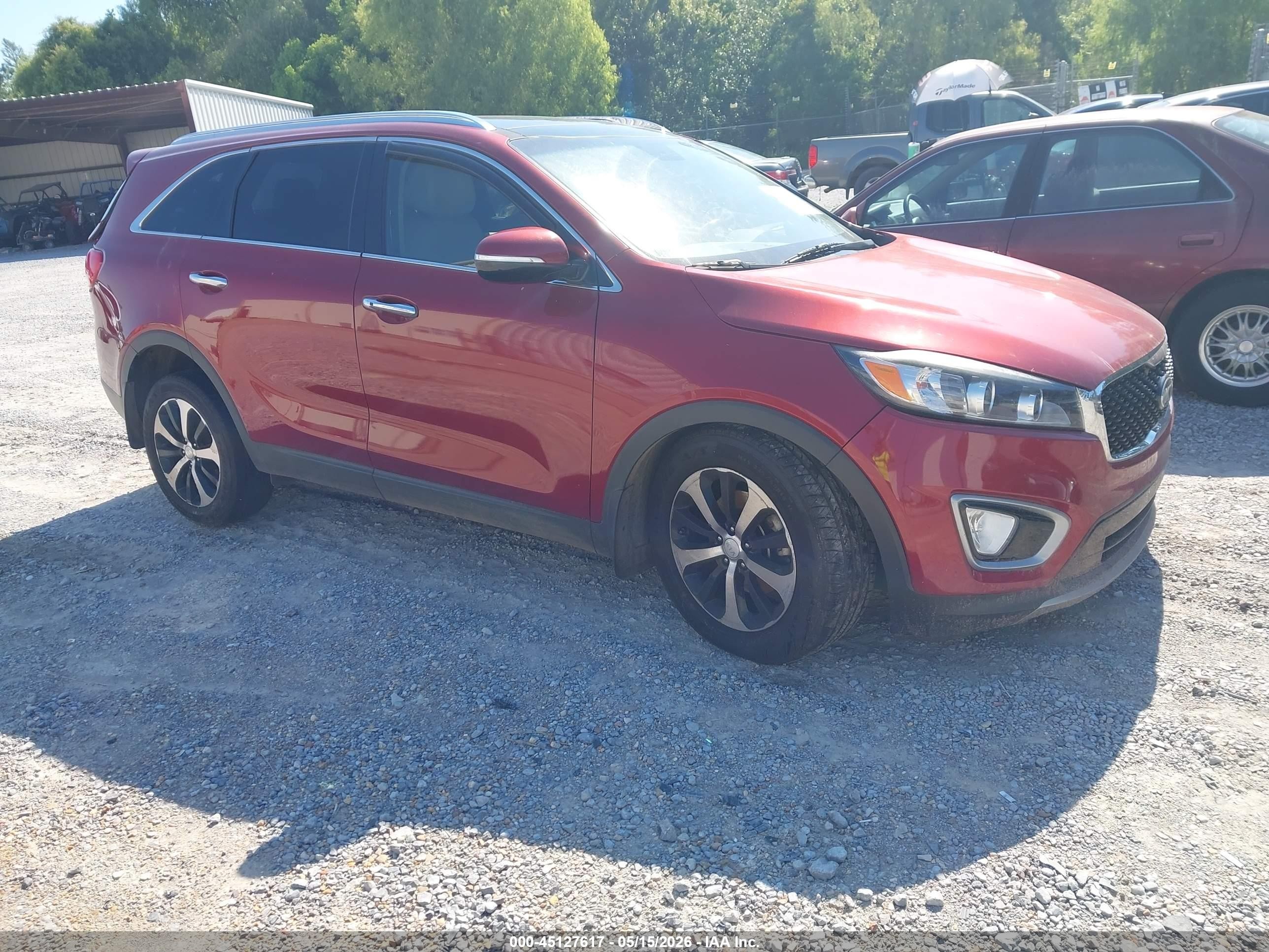 2016 Kia Sorento EX, VIN 5XYPH4A54GG182363 — Front end