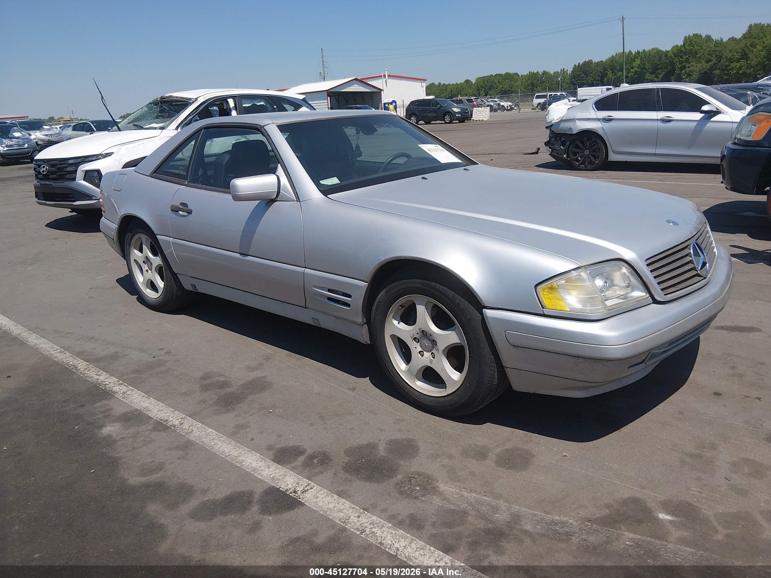 1998 Mercedes-Benz SL 500, VIN WDBFA67FXWF167328 — Normal wear