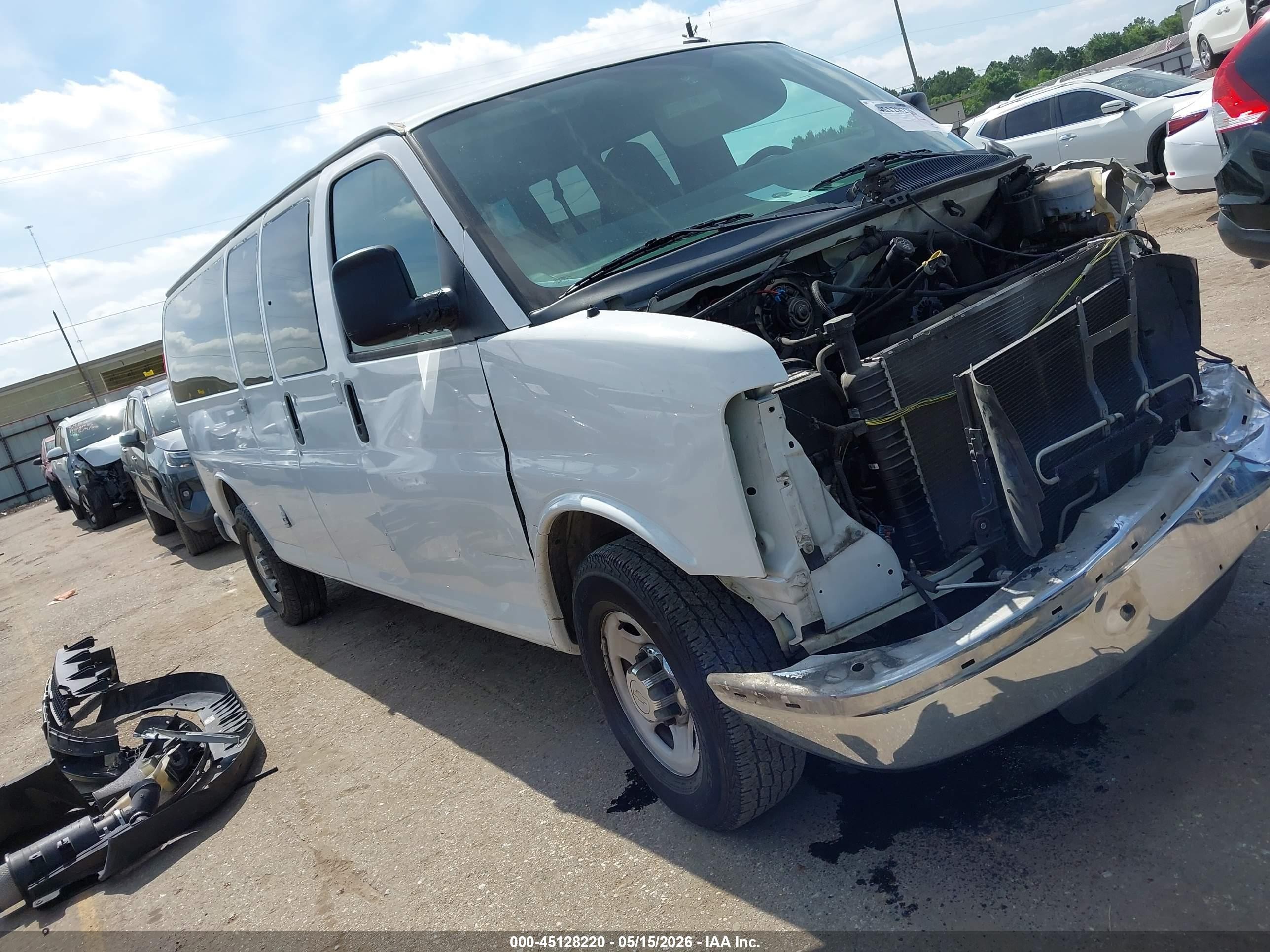2012 Chevrolet Express Passenger 1LT, VIN 1GAZG1FG3C1158014 — Front end