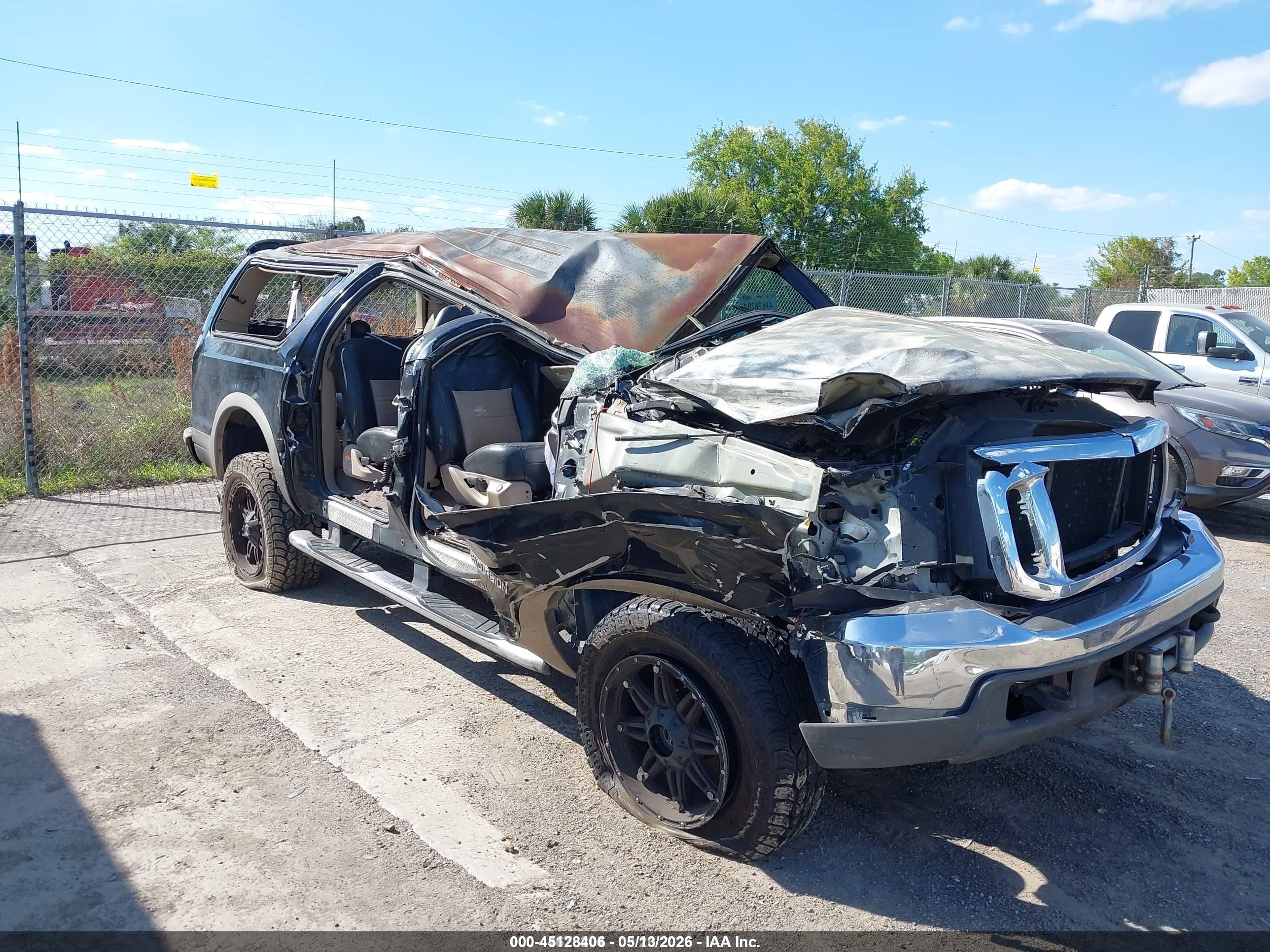 2000 Ford Excursion Limited, VIN 1FMNU43S0YEB68245 — Rollover