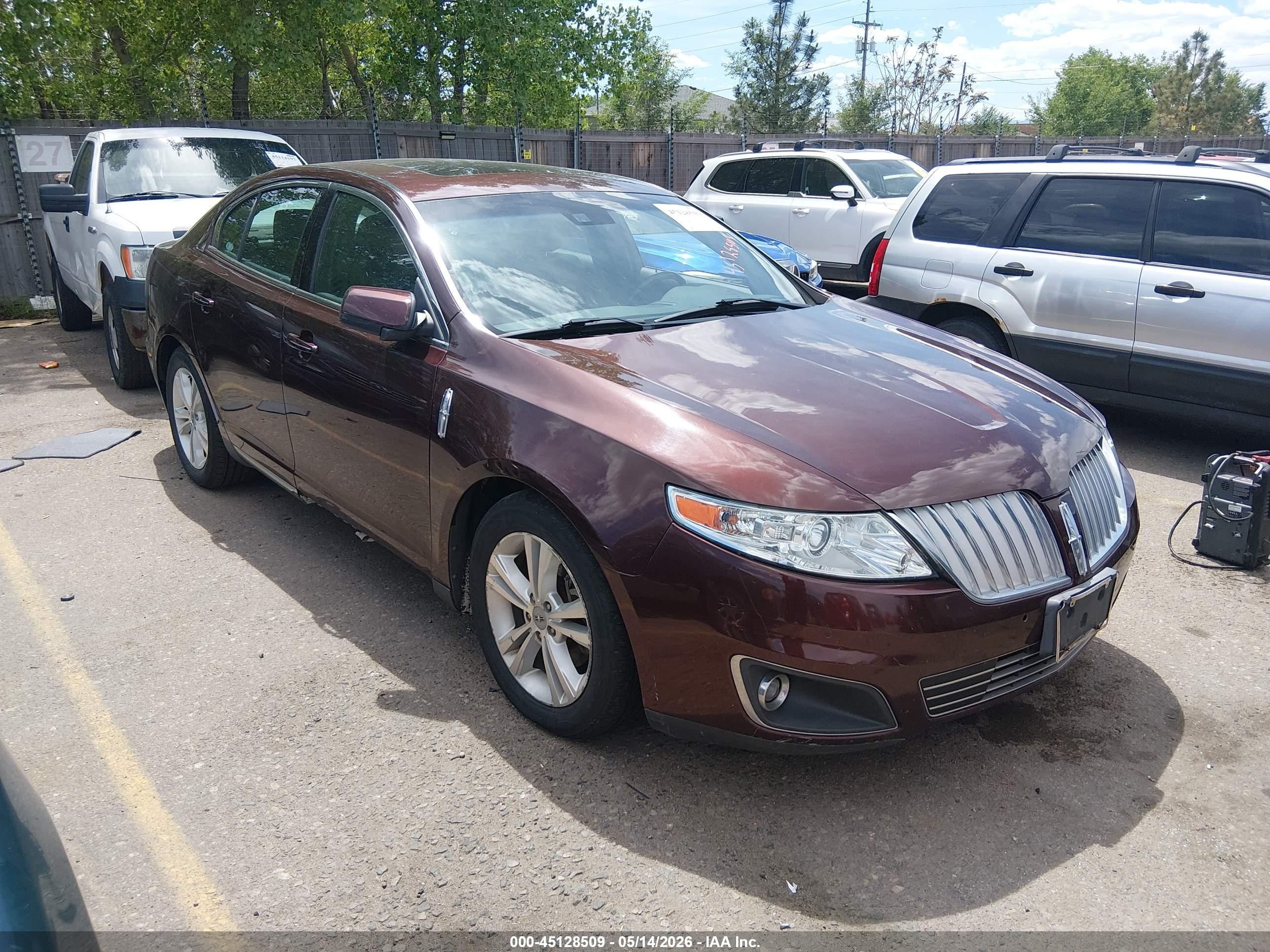2010 Lincoln MKS, VIN 1LNHL9DR9AG616128 — Normal wear